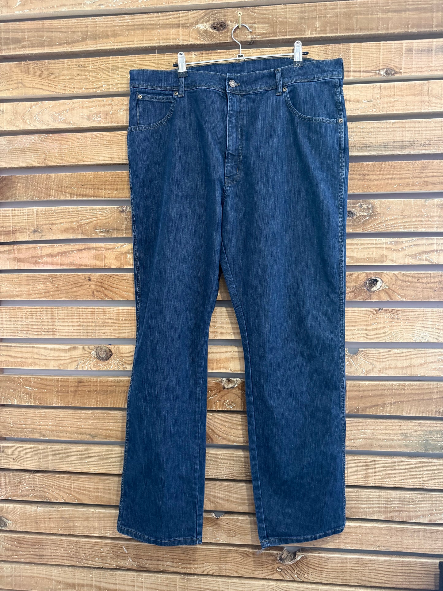 Vintage Y2K Wrangler bootcut denim jeans. Waist 38” leg 32”