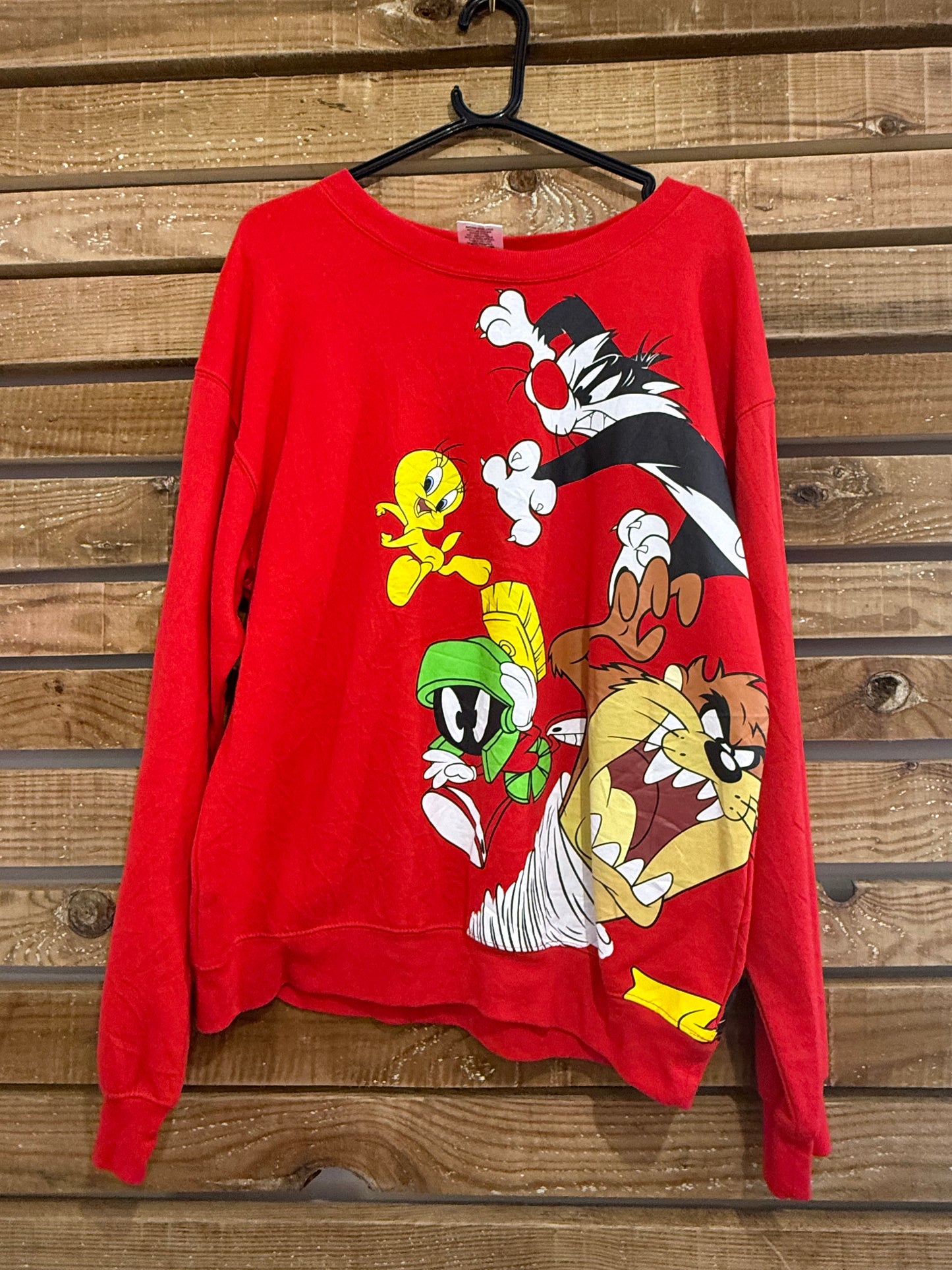 Vintage Y2K Looney Tunes sweater/sweatshirt. Red. Size Medium.