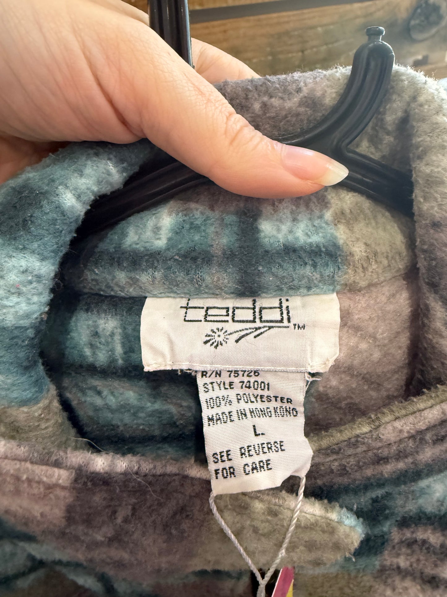 Vintage 90s patterned fleece. Zip up. Size Large. Festival/ winter.