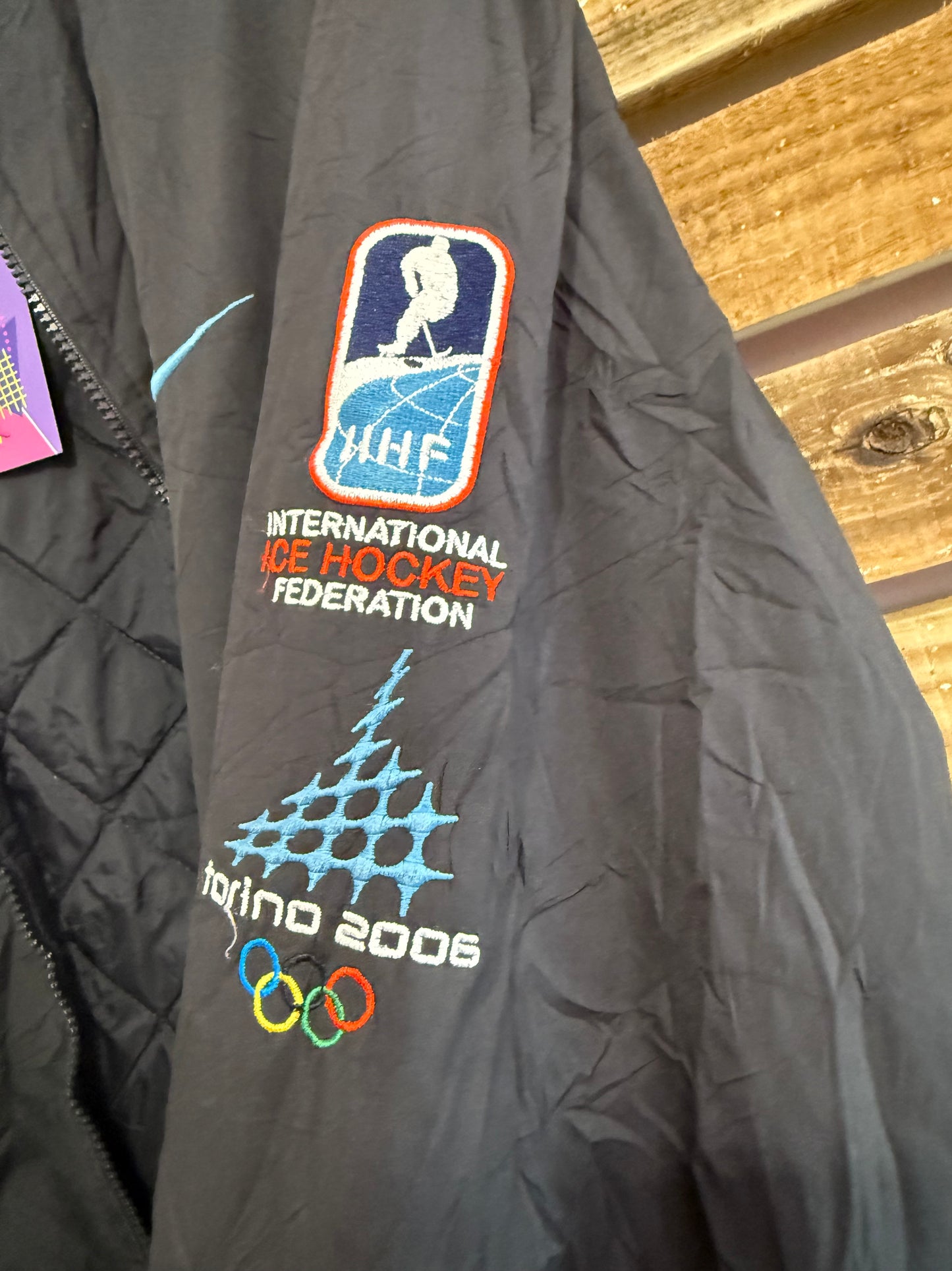 Vintage Y2K Nike IIHF Torino 2006 zip sports waterproof coat/jacket. Size Large