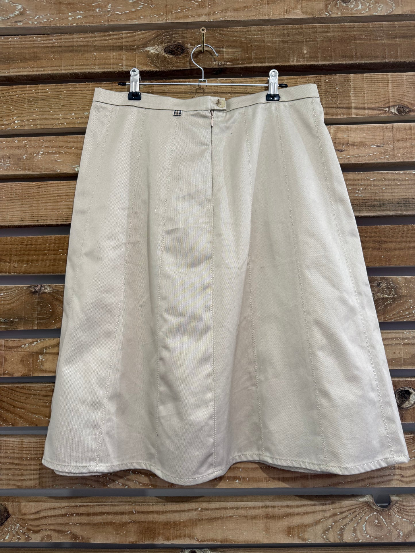 Vintage 80s Aquascutum aline skirt. Summer. Size 10. Waist 30”