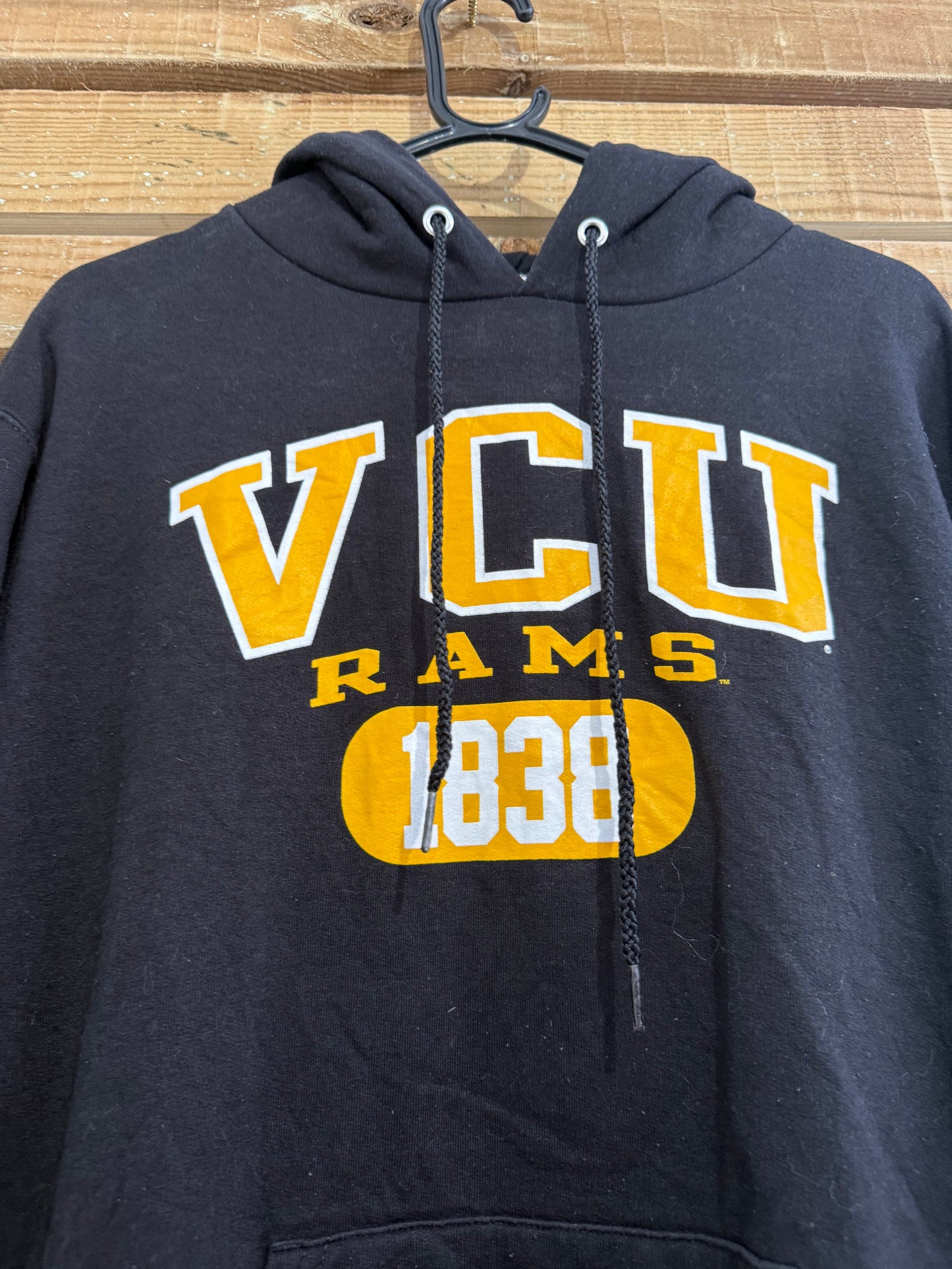 Vintage 90s Champion American VCU Rams Hoodie/Hooded Sweatshirt. USA. Size Medium.