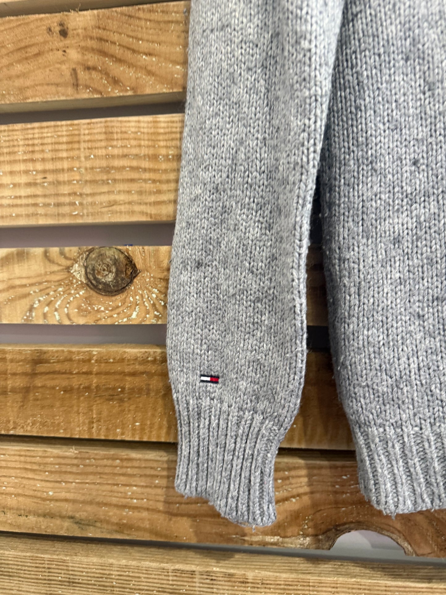 Vintage 90s Tommy Hilfiger Varsity knitted cardigan. Grey. Size Medium.