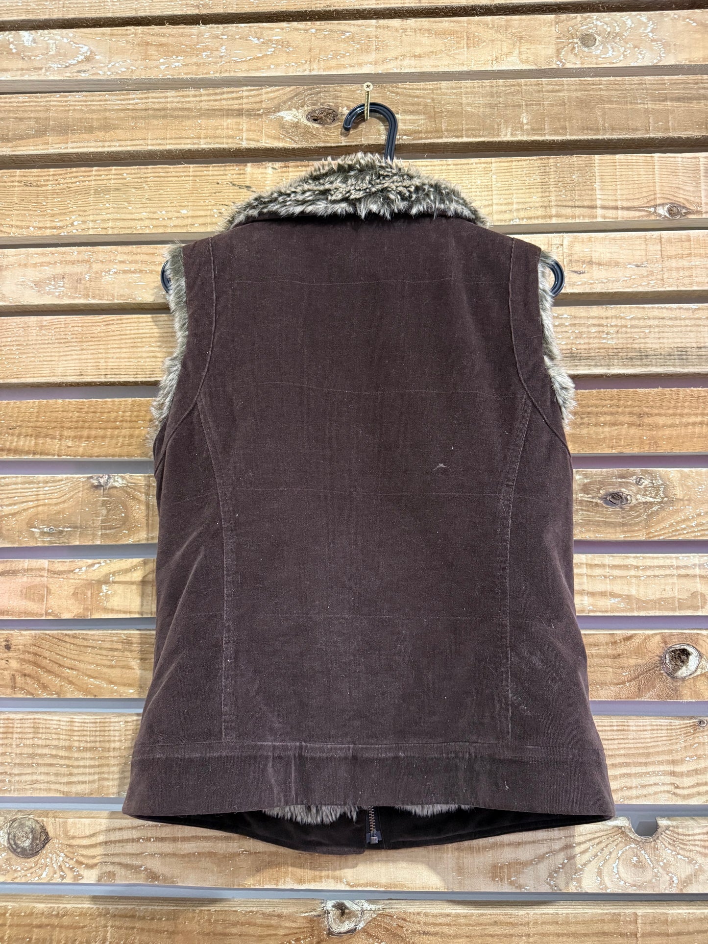 Vintage Y2K Faux Fur/ sheepskin Gilet/Sleeveless Jacket/ Gilet. Size 12. Festival/winter