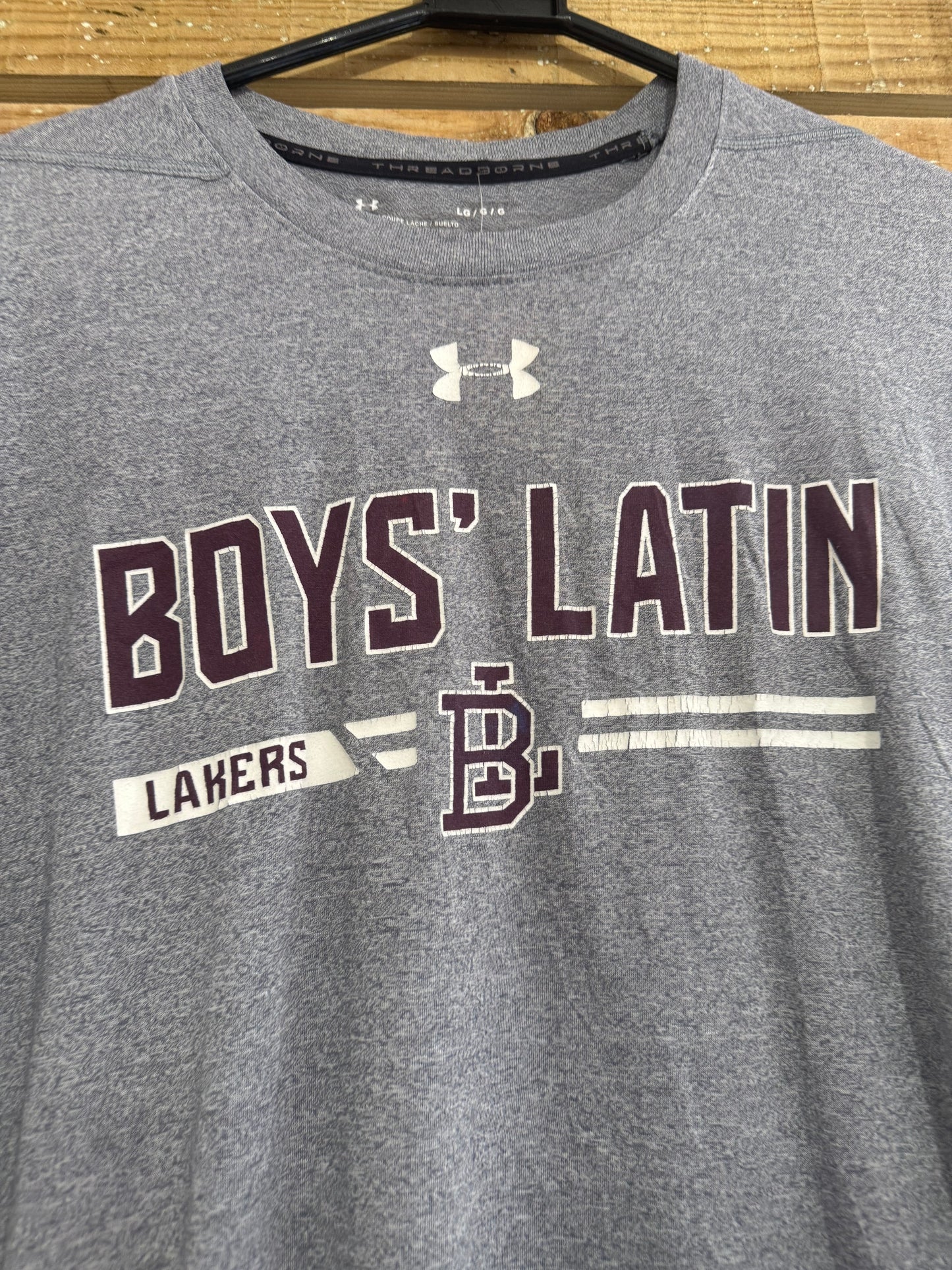 Vintage Y2K Under Armour Boys Latin Lakers USA American spell-out t-shirt. Size Large