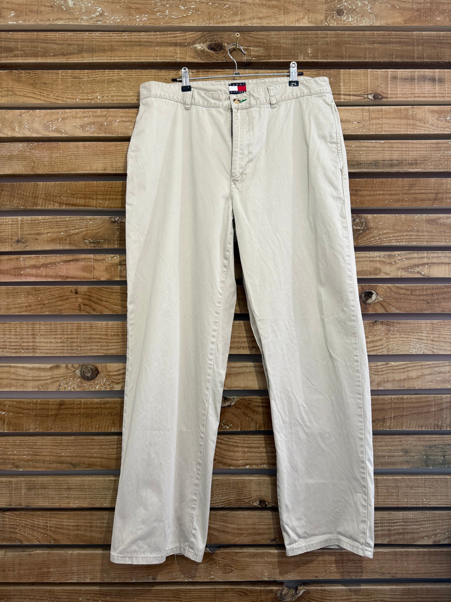 Vintage 90s Tommy Hilfiger beige chino trousers/ pants . Workwear. 36”waist, 31” leg