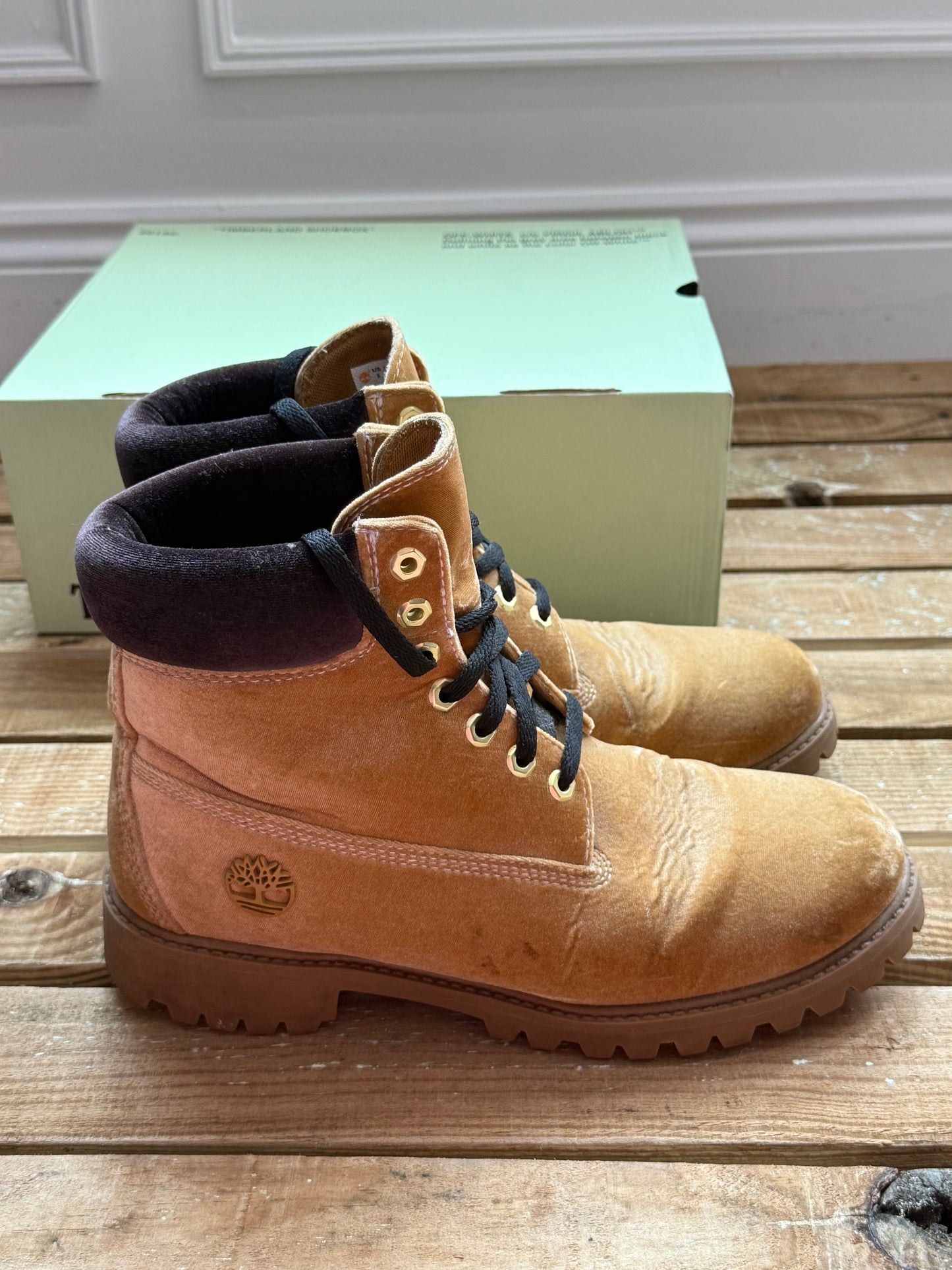 Off-White x Timberland Tan Boots UK 8.5. Box & labels included