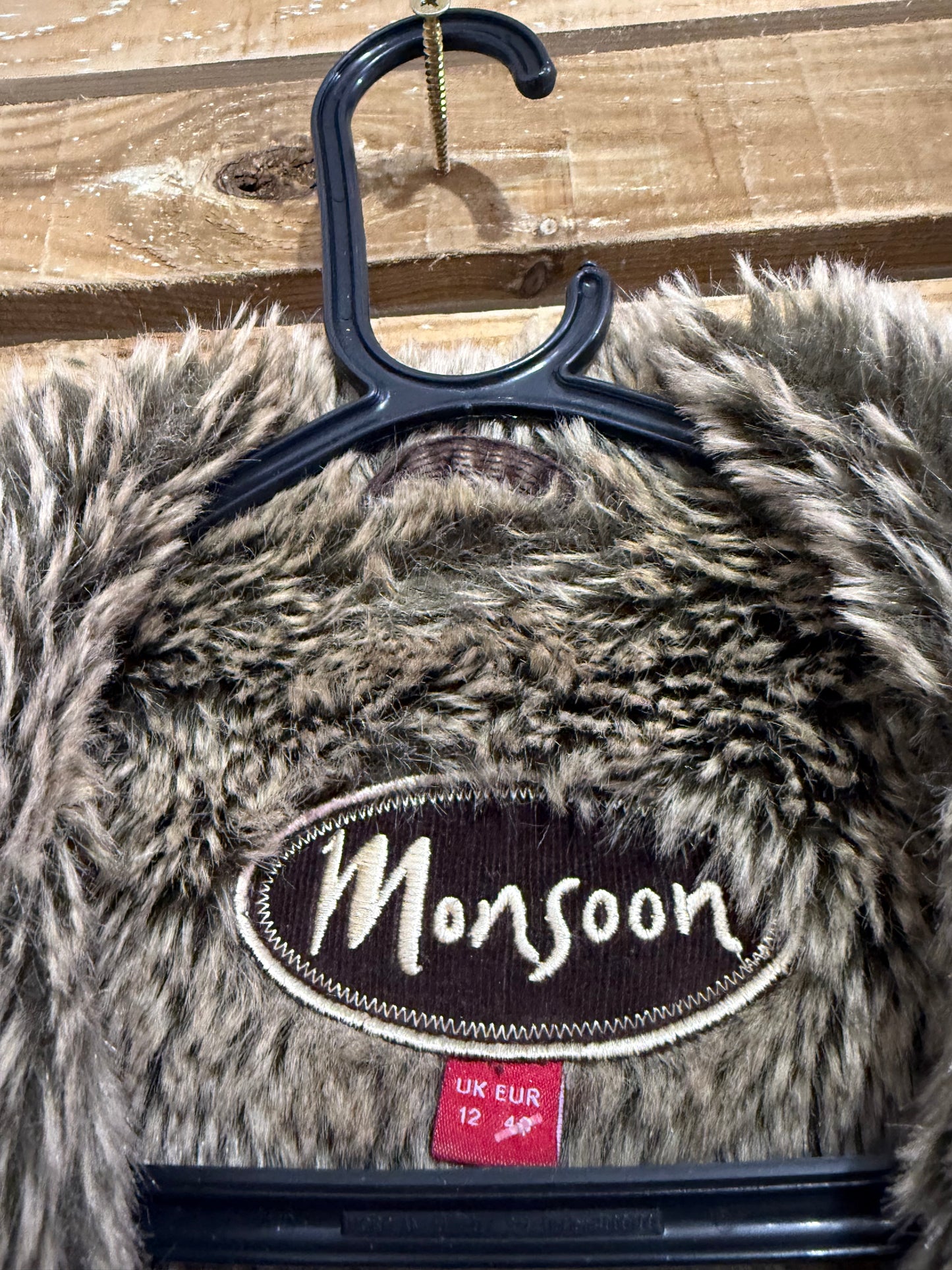 Vintage Y2K Faux Fur/ sheepskin Gilet/Sleeveless Jacket/ Gilet. Size 12. Festival/winter