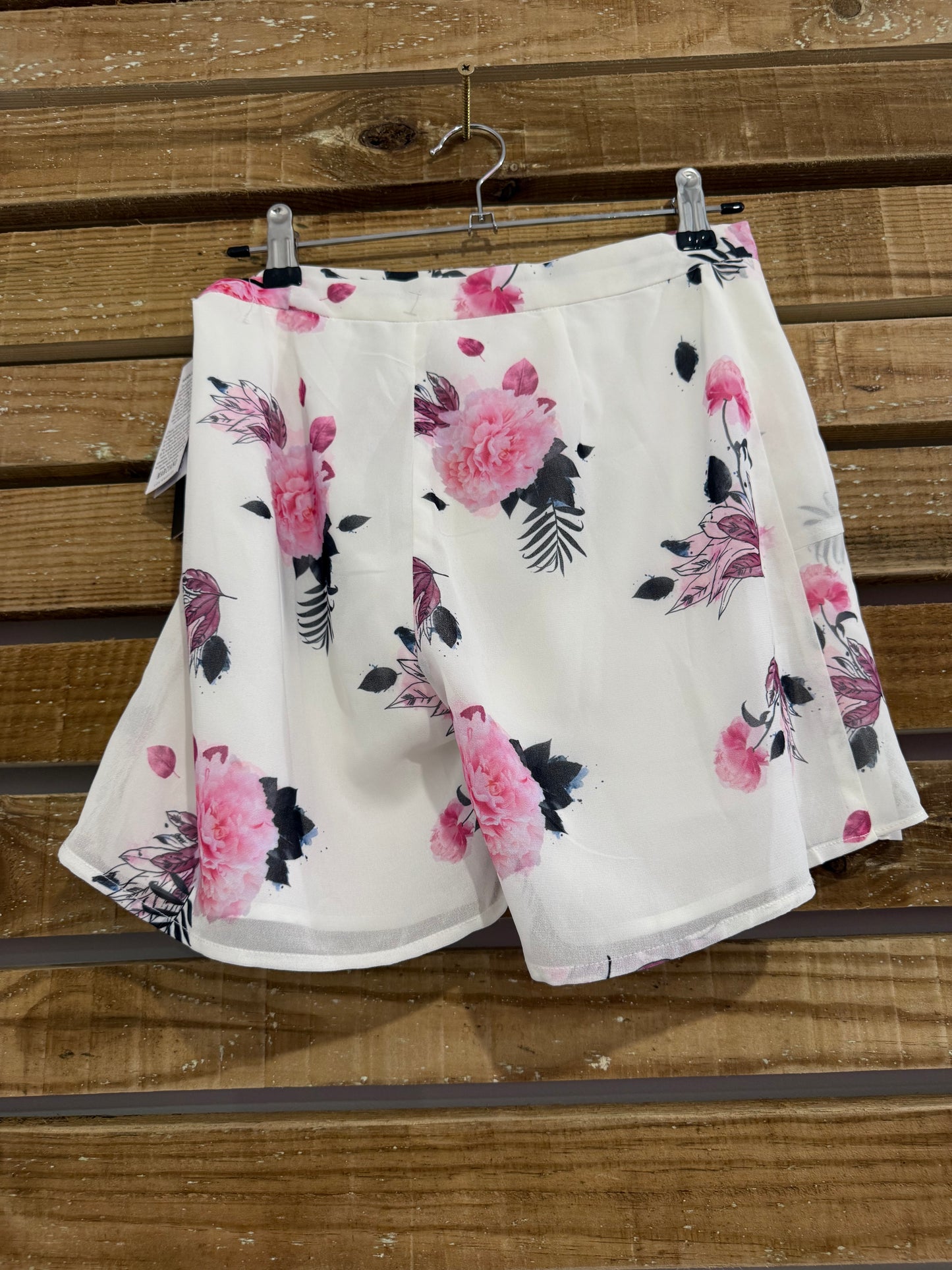Vintage Y2K floral Skort/ Skirt. Waist 27, size UK8. Festival/ summer