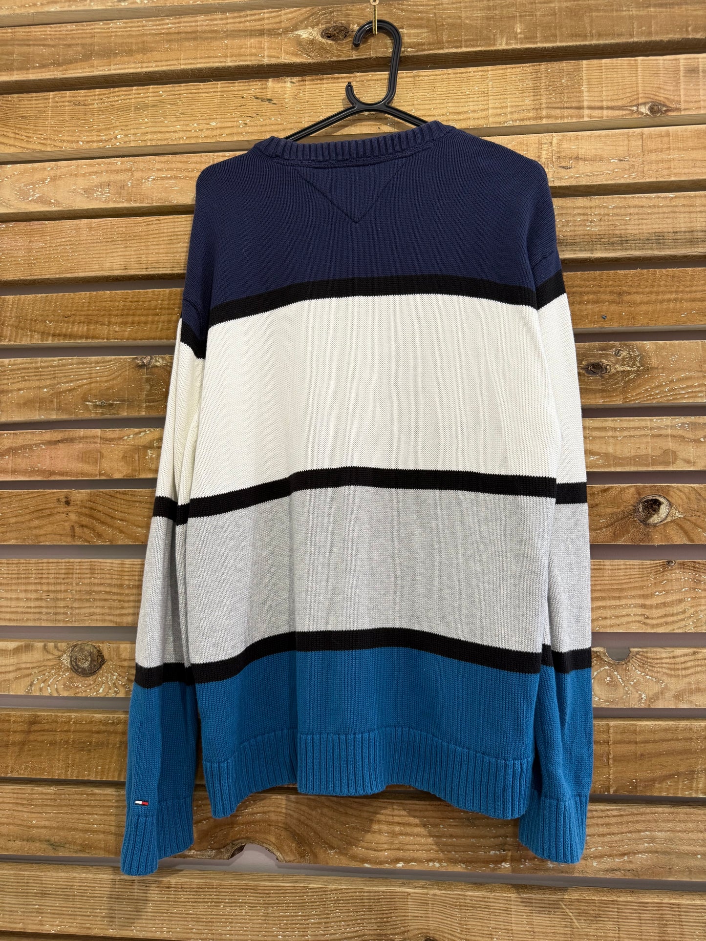 Vintage Y2K Tommy Hilfiger spell-out knit jumper/ sweater. Blue. Size Small