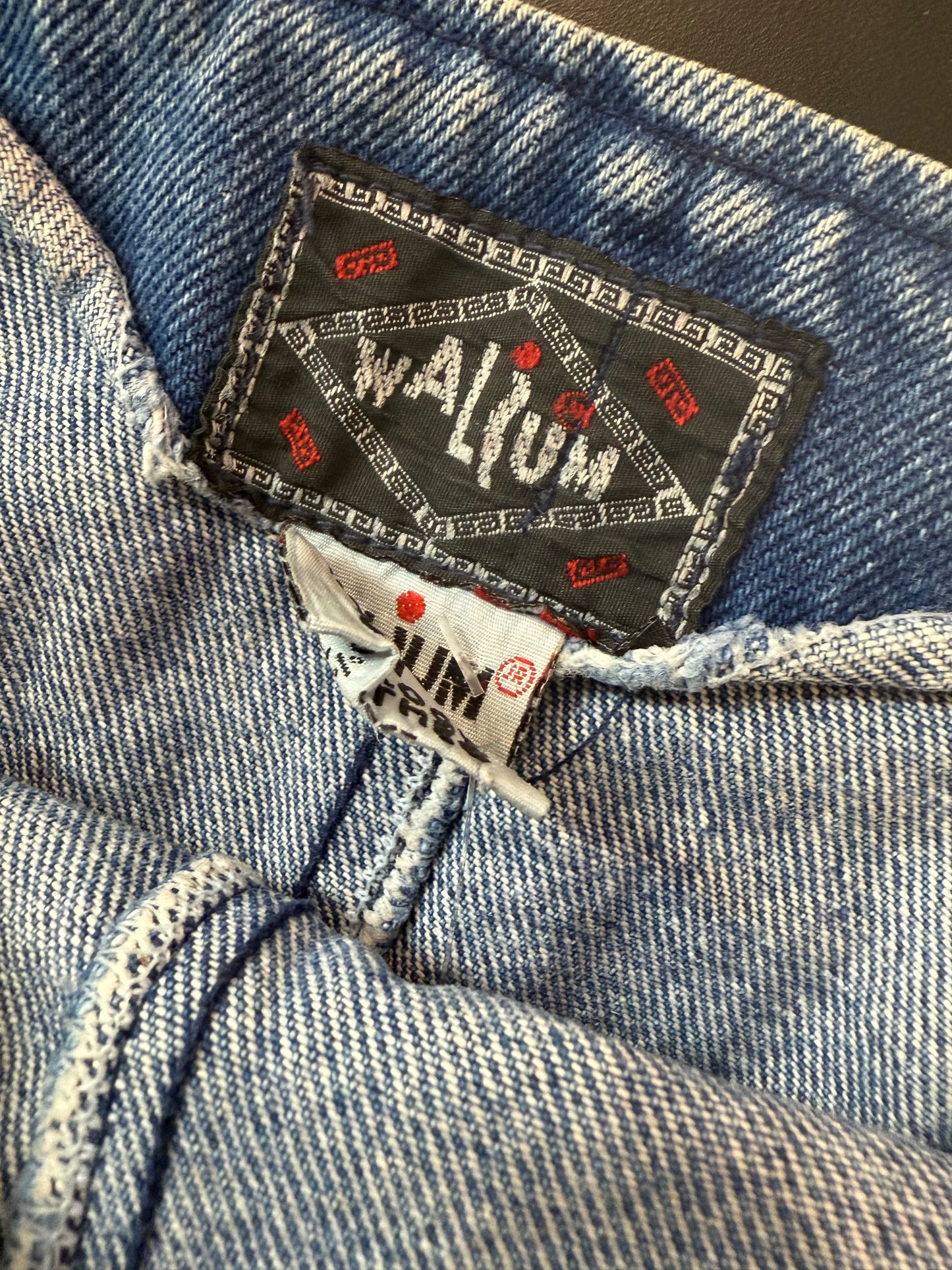 Vintage 70’s denim mini skirt. Size 8-10. 28” waist.