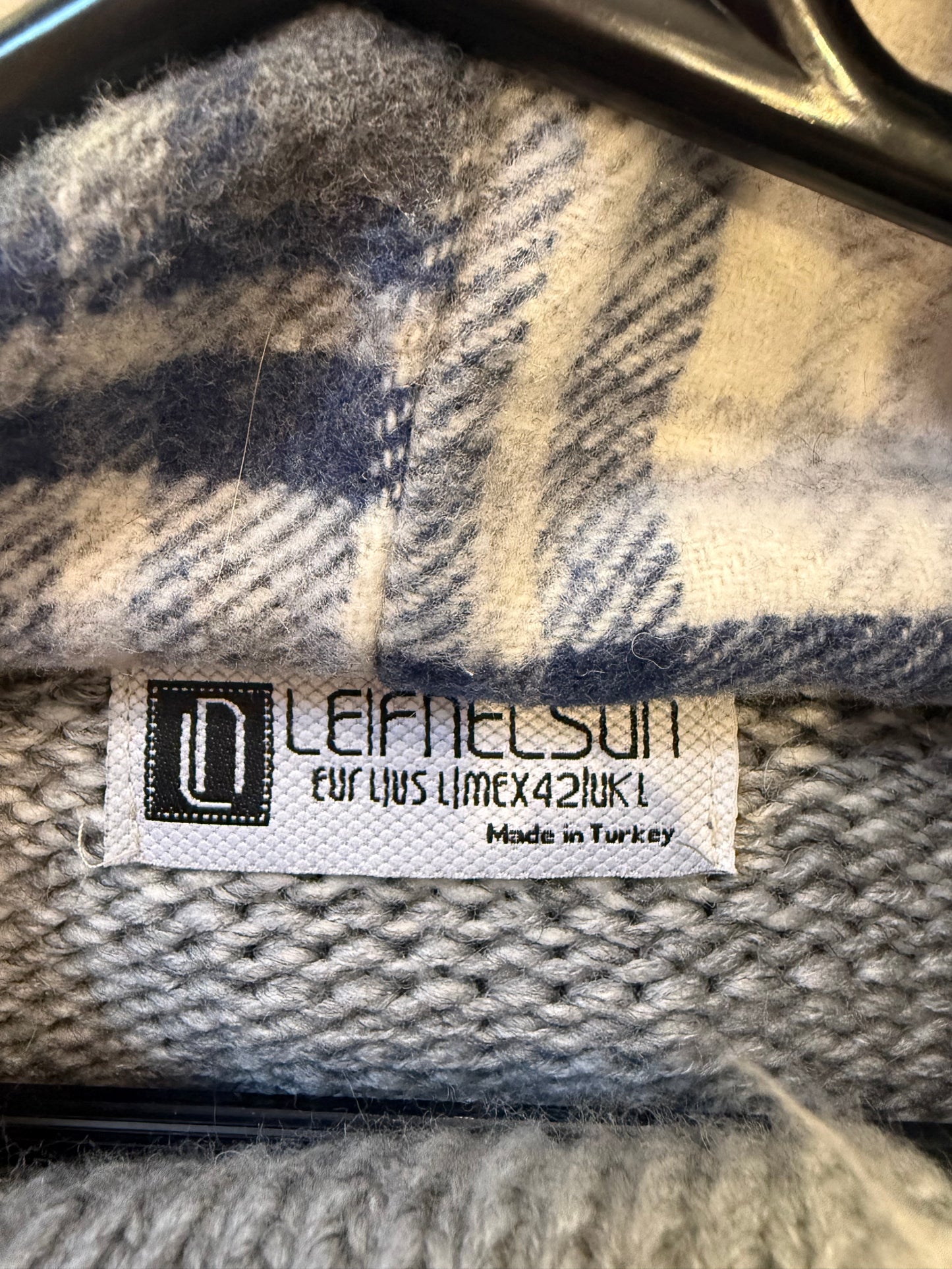Vintage Y2K Leif Nelson knitted hoodie/ hooded sweater. Grey. Size Large.