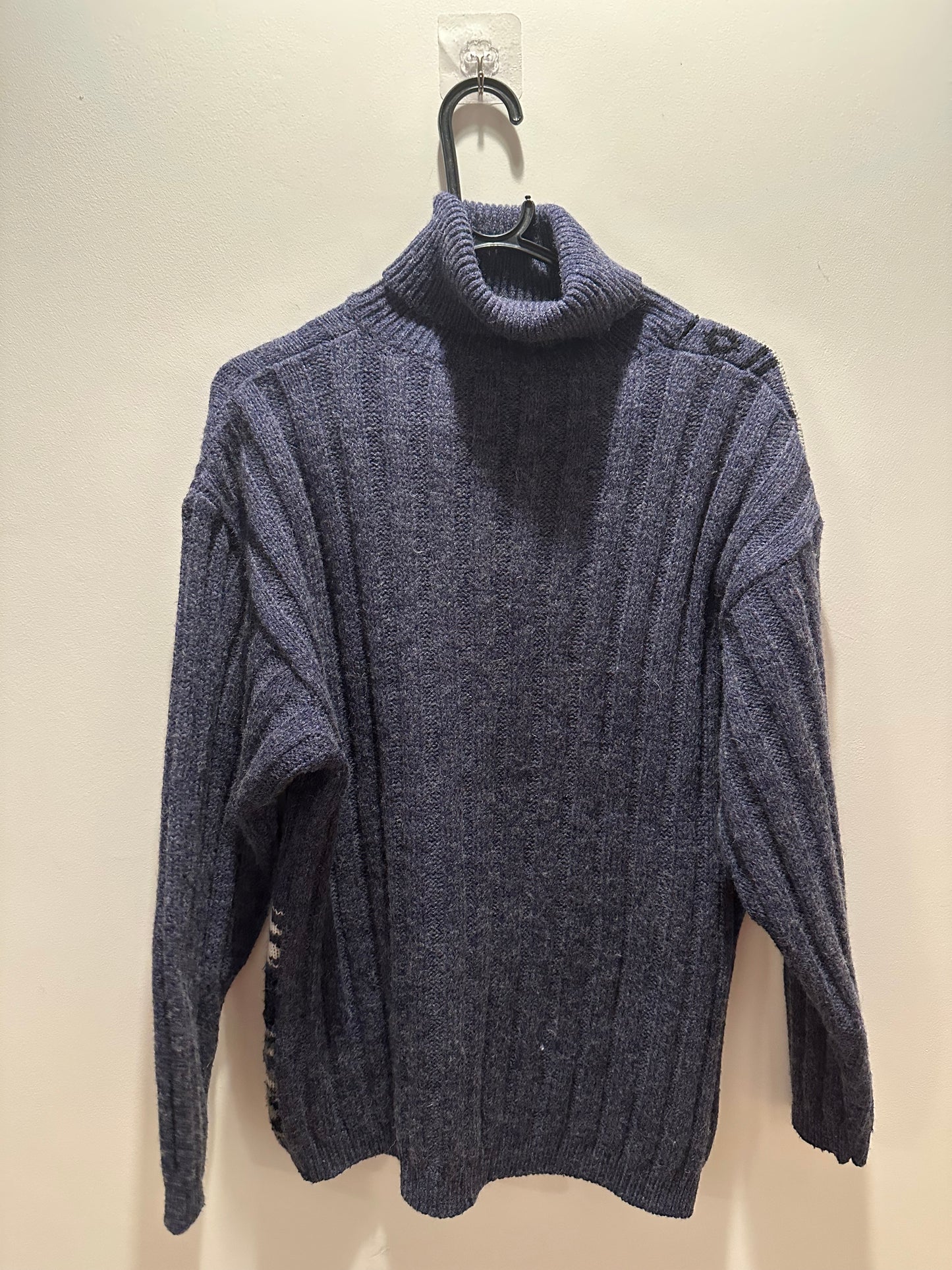Vintage 80s roll neck/ turtle neck 100% wool pattern jumper. Lady Laura brand. Size large.