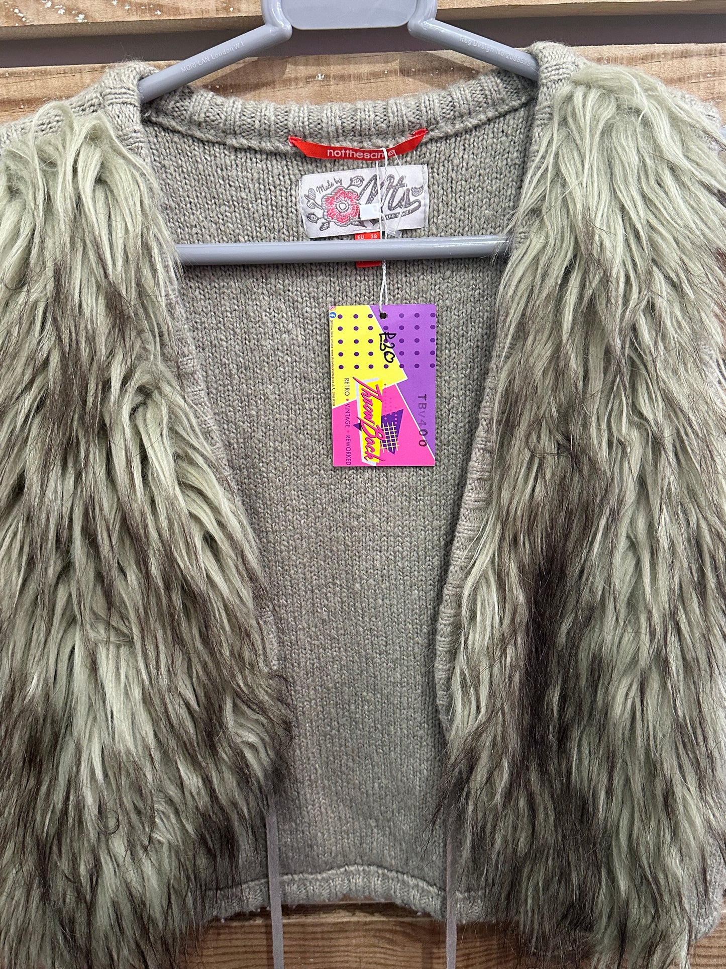 Vintage Y2K Faux Fur/ Fluffy Gilet/Sleeveless Jacket/ Gilet. Size 12. Festival.