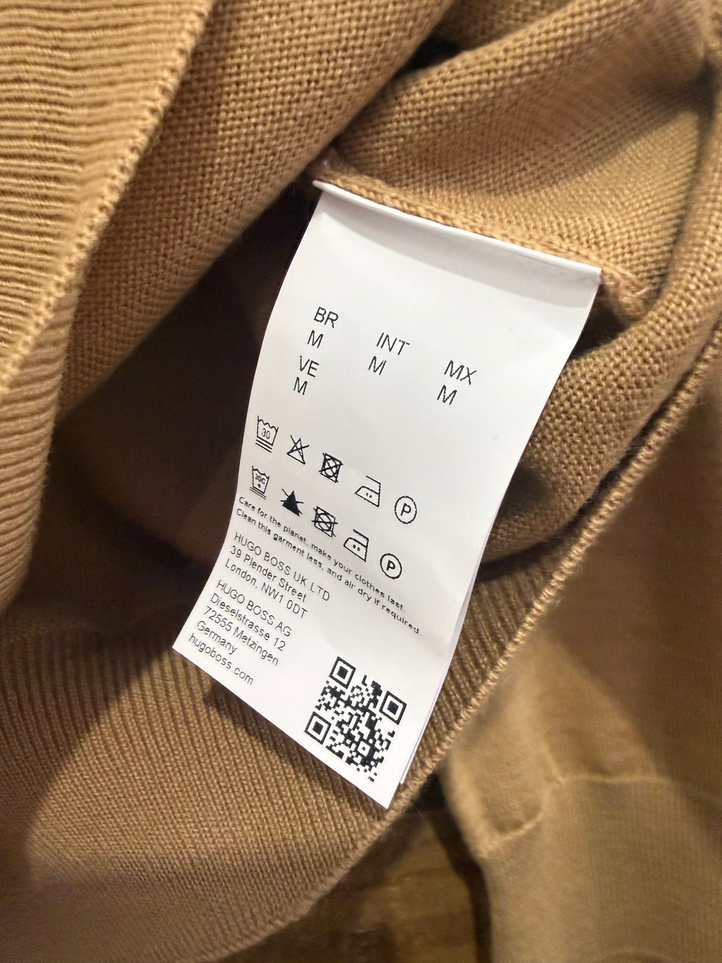 Hugo boss long sleeved wool polo shirt. Size Medium. Beige.