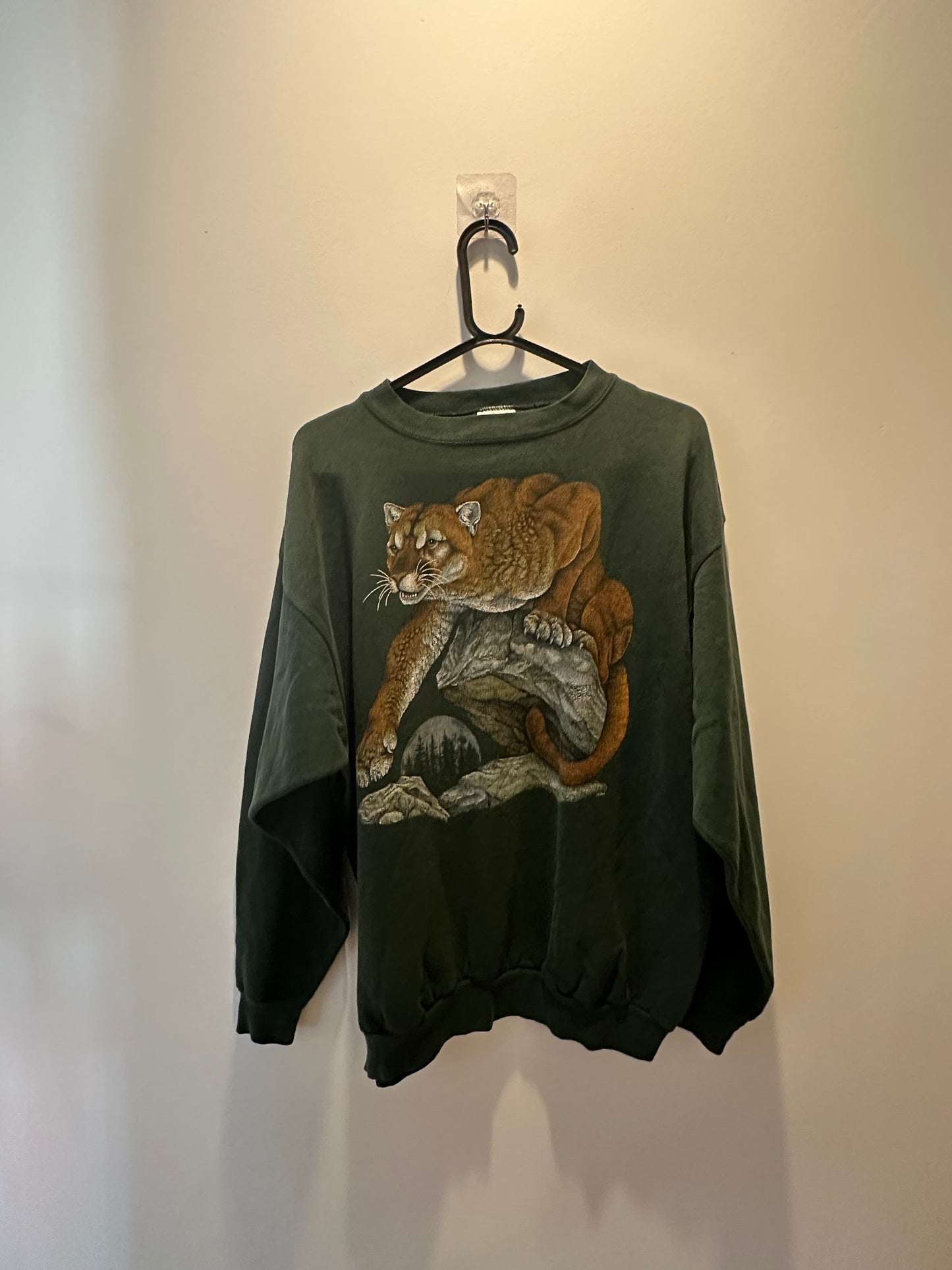 Vintage 90s American animal motif sweater/ sweatshirt. USA. Green. Size Large
