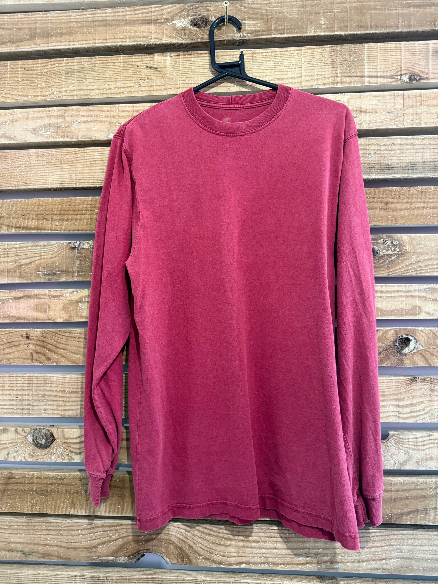 Carhartt long sleeved t-shirt. Spell-out. Burgundy. Workwear/ cowboy/ USA. Size Small.