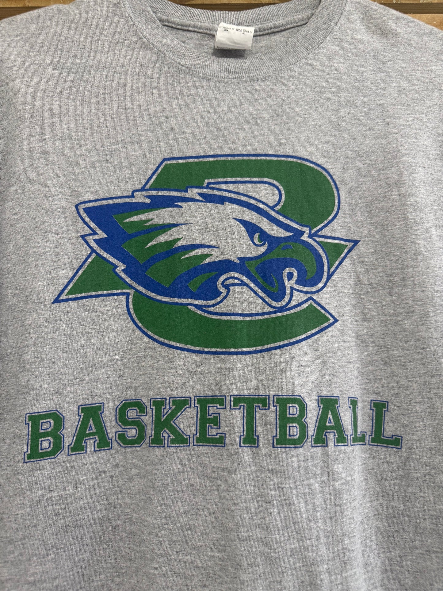 Vintage 90s Basketball USA American spell-out t-shirt. Size Medium