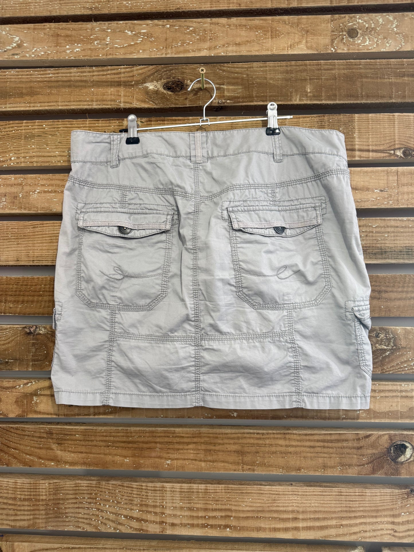 Vintage Y2K Cargo mini skirt. Rave/ holiday/ summer. Size 14-16