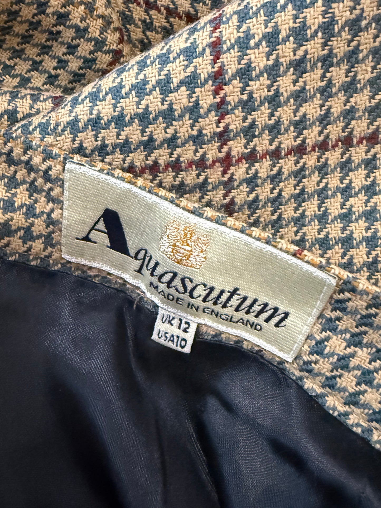 Vintage 80s, 40s style, Aquascutum checked wool skirt. Size 8. 26-28”waist