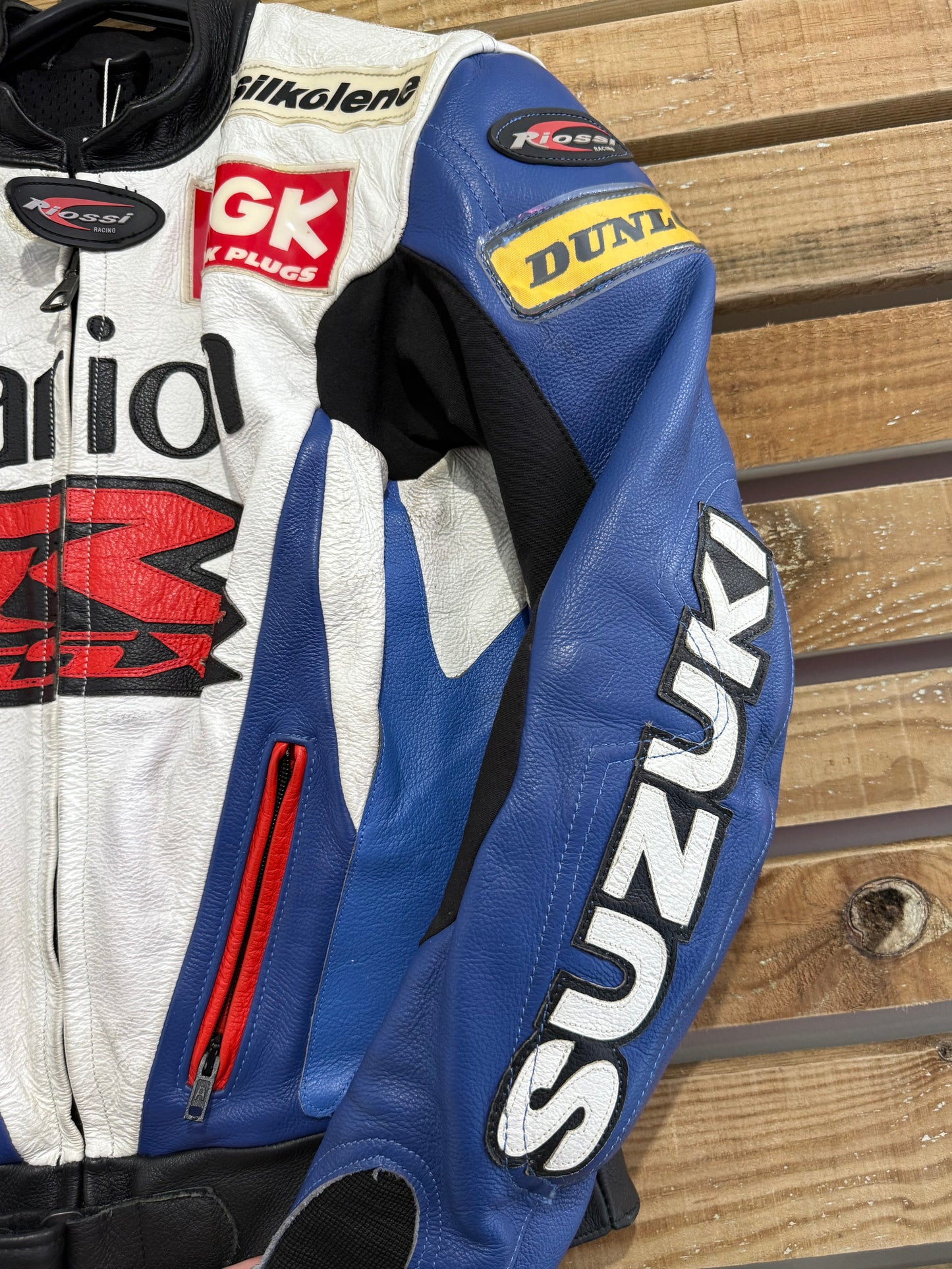 Vintage Y2K Suzuki leather racing/ biker jacket. Size small.