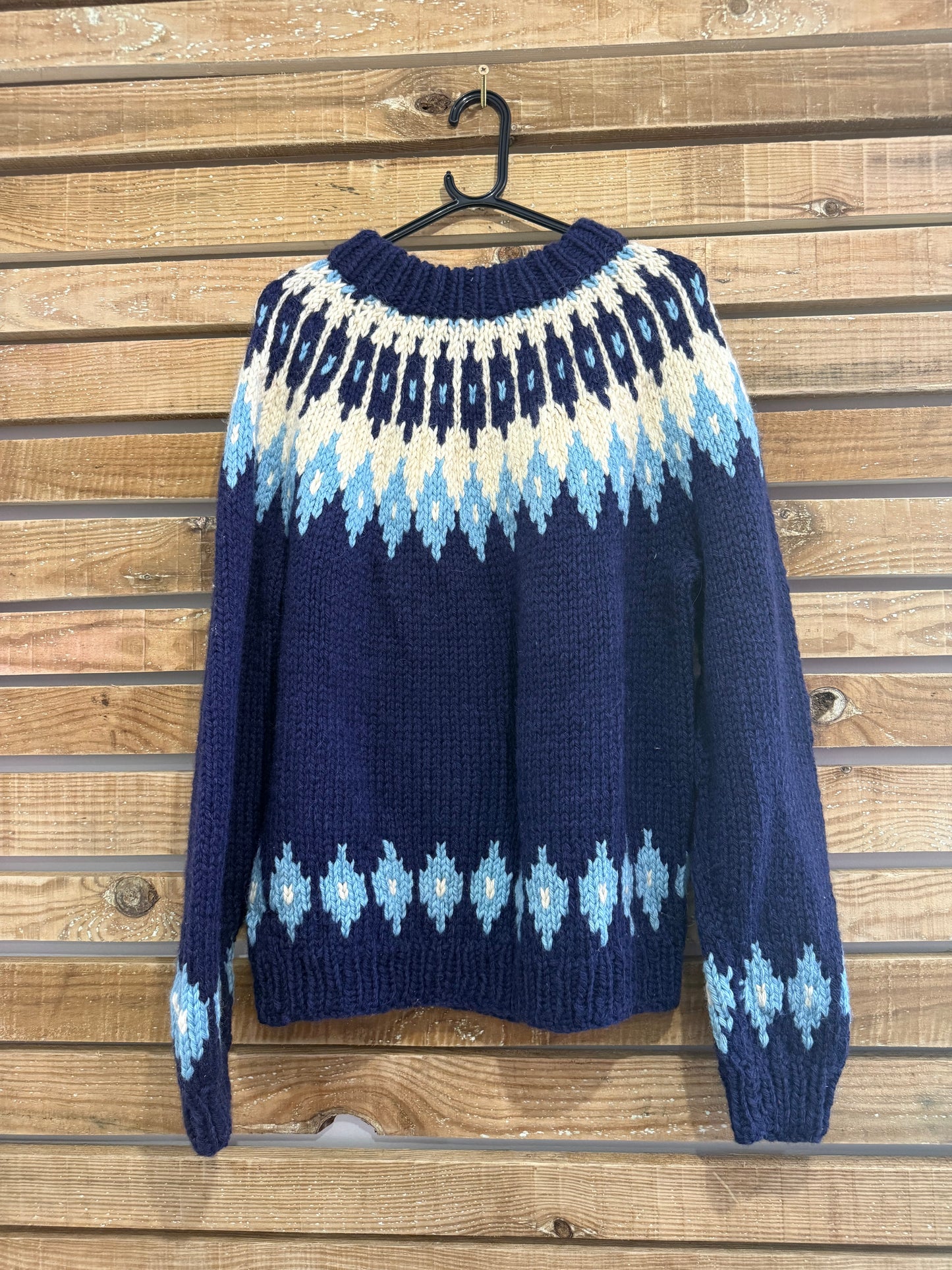 Vintage 80s handmade fairisle Icelandic 100% wool jumper. Size Medium