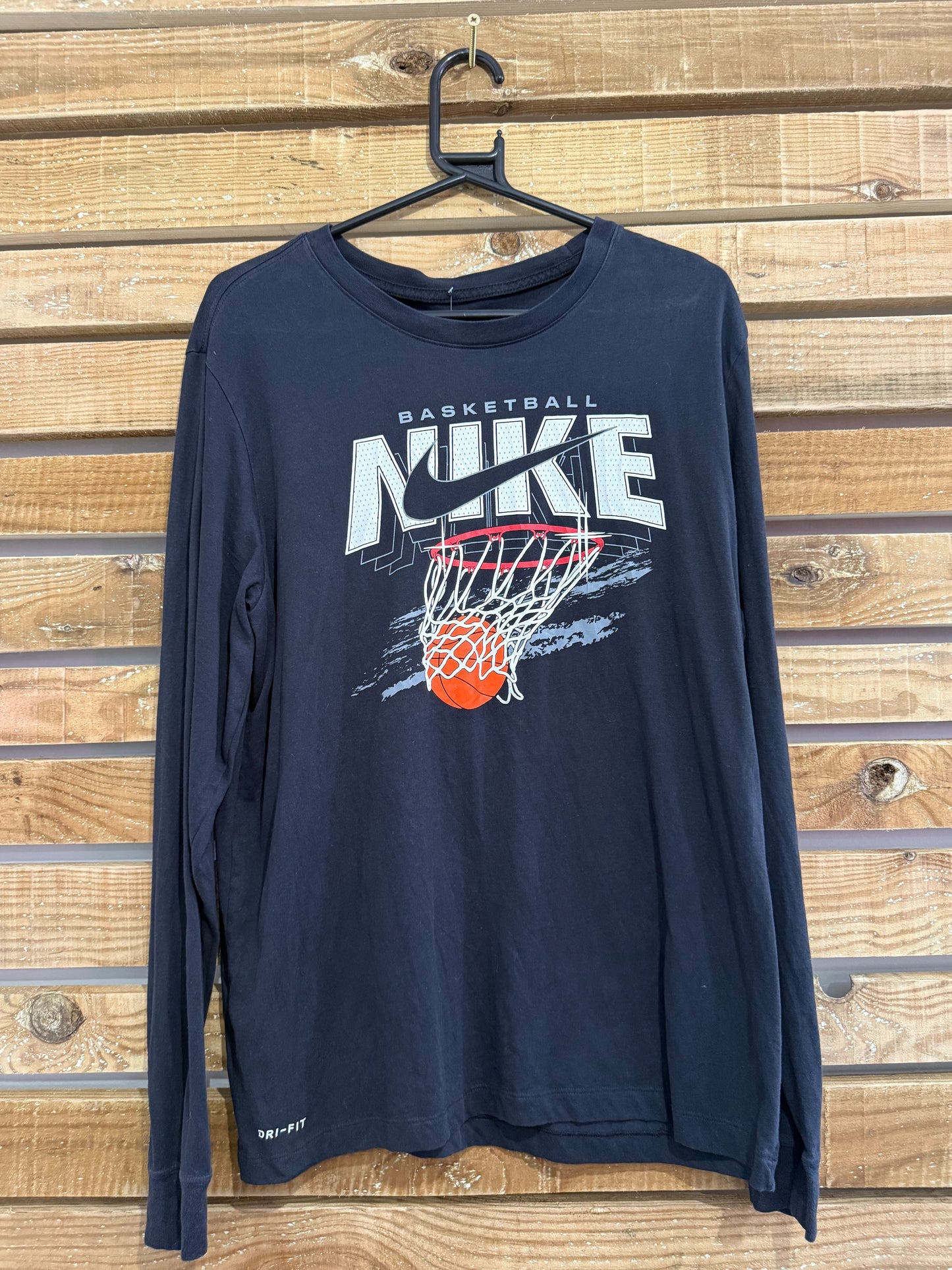 Vintage Y2K Nike Basketball USA American spell-out top/ t-shirt. Size Large.
