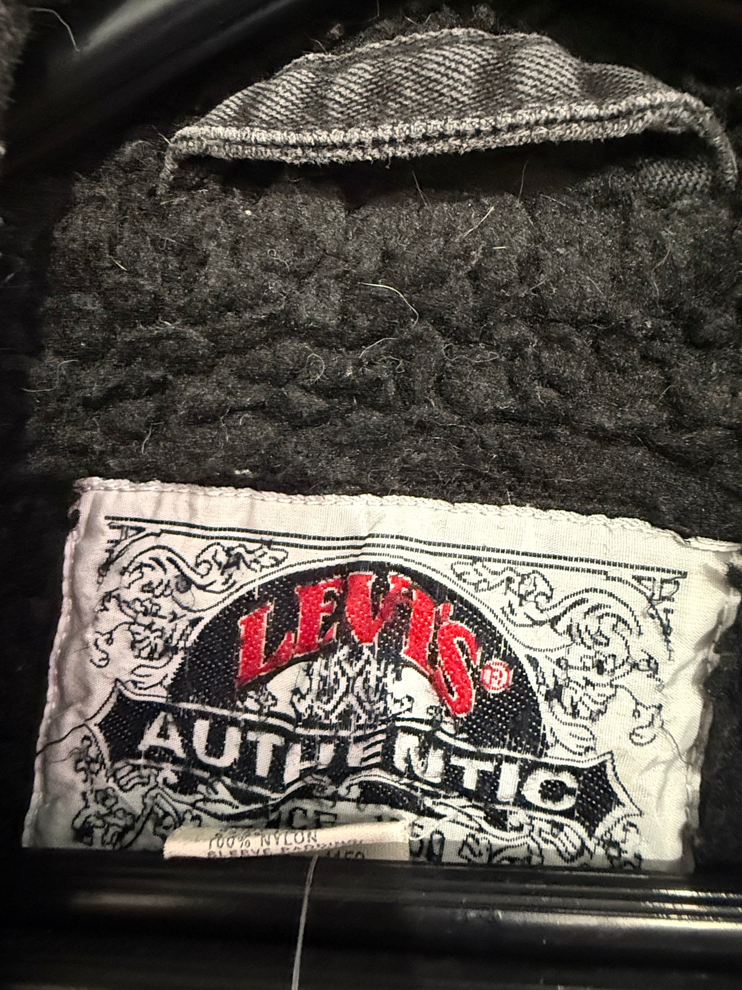 Vintage 80s Levi’s black Sherpa fleece lined denim jacket. Size XL