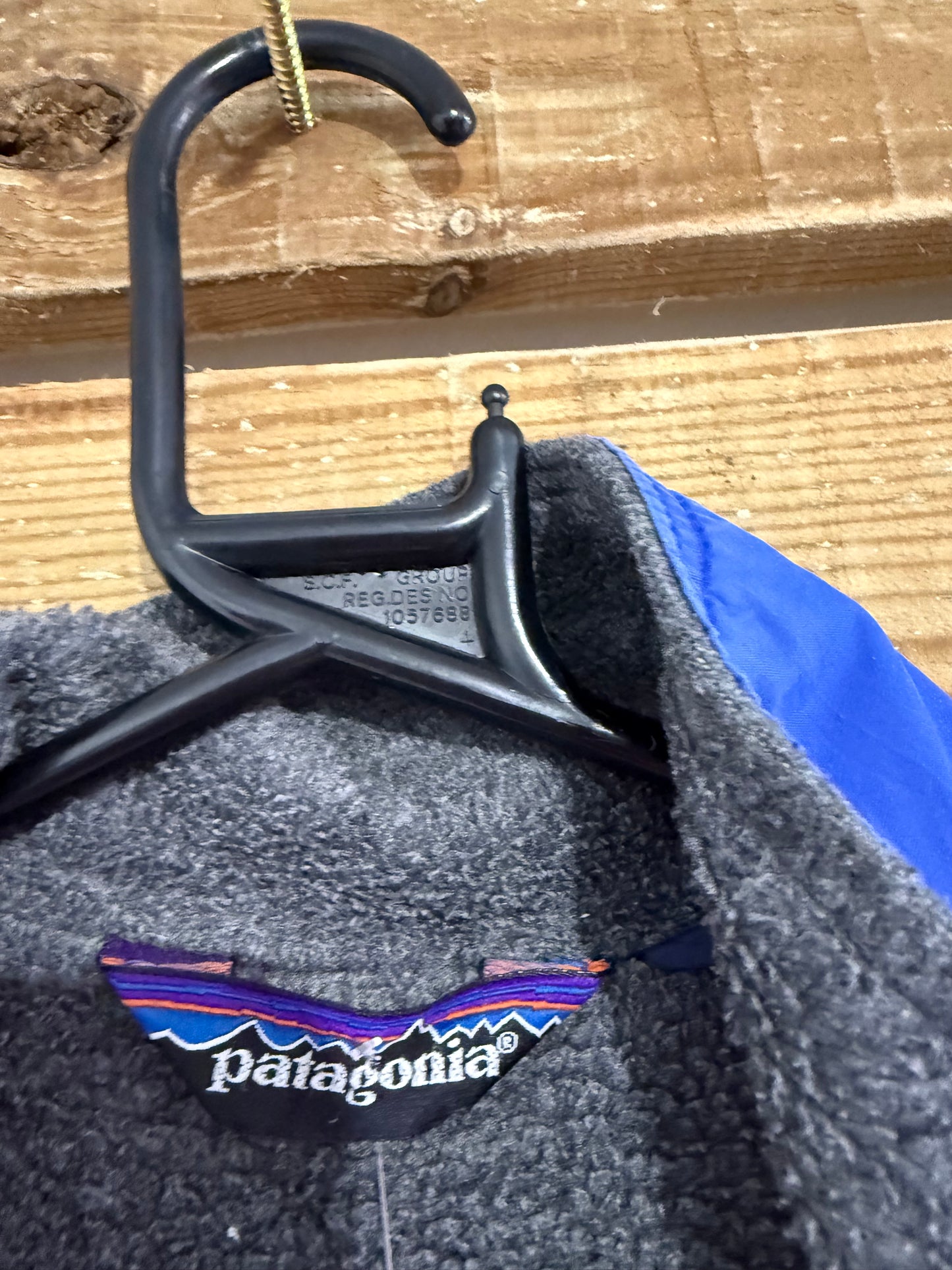 Vintage 90s Patagonia waterproof bomber Jacket. Size XL