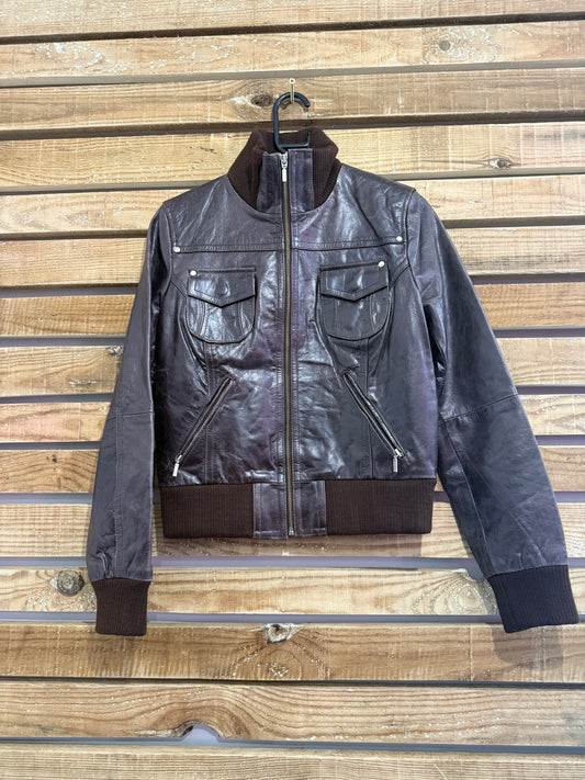 Vintage Y2K Brown leather bomber jacket. Size 10-12