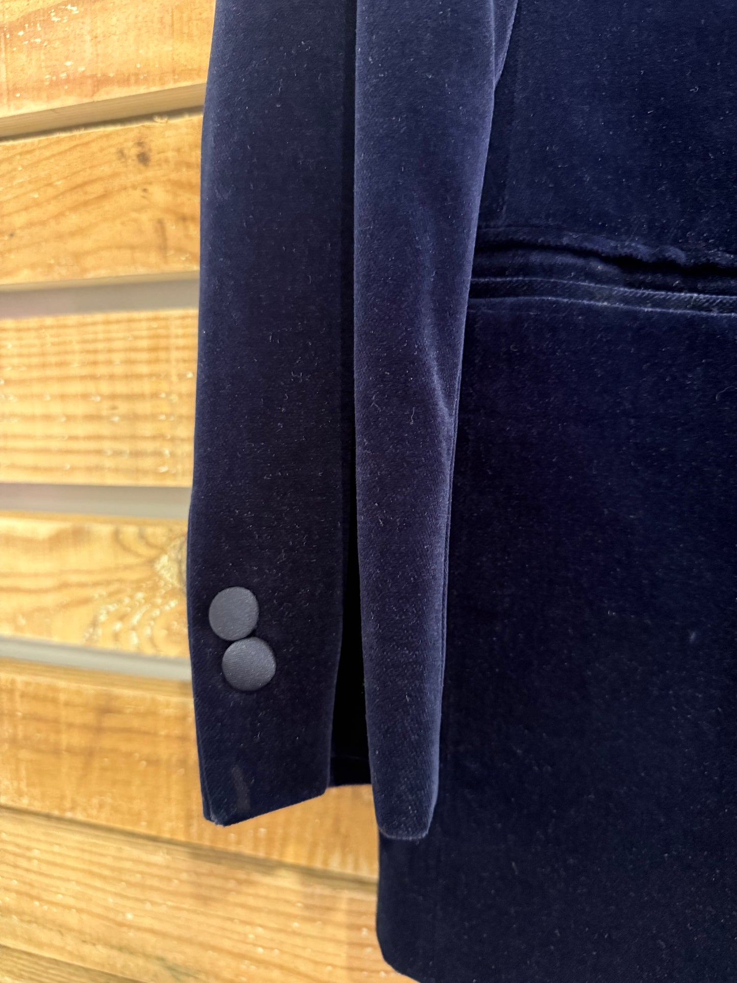 Vintage 80s Youngs blue velvet Blazer/ Jacket. Size 42” chest, medium.