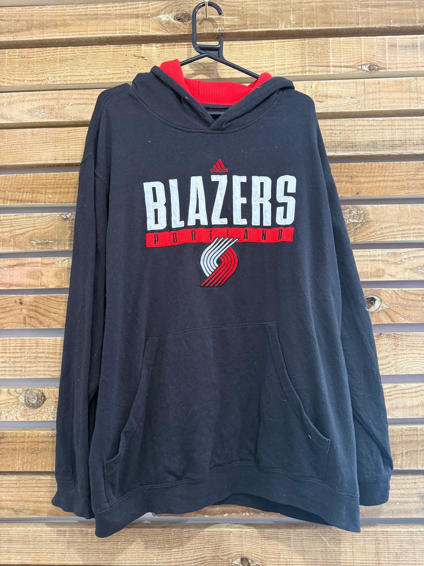 Vintage 90s NBA Adidas Portland Blazers hoodie/ hooded sweater. Size 4XL.