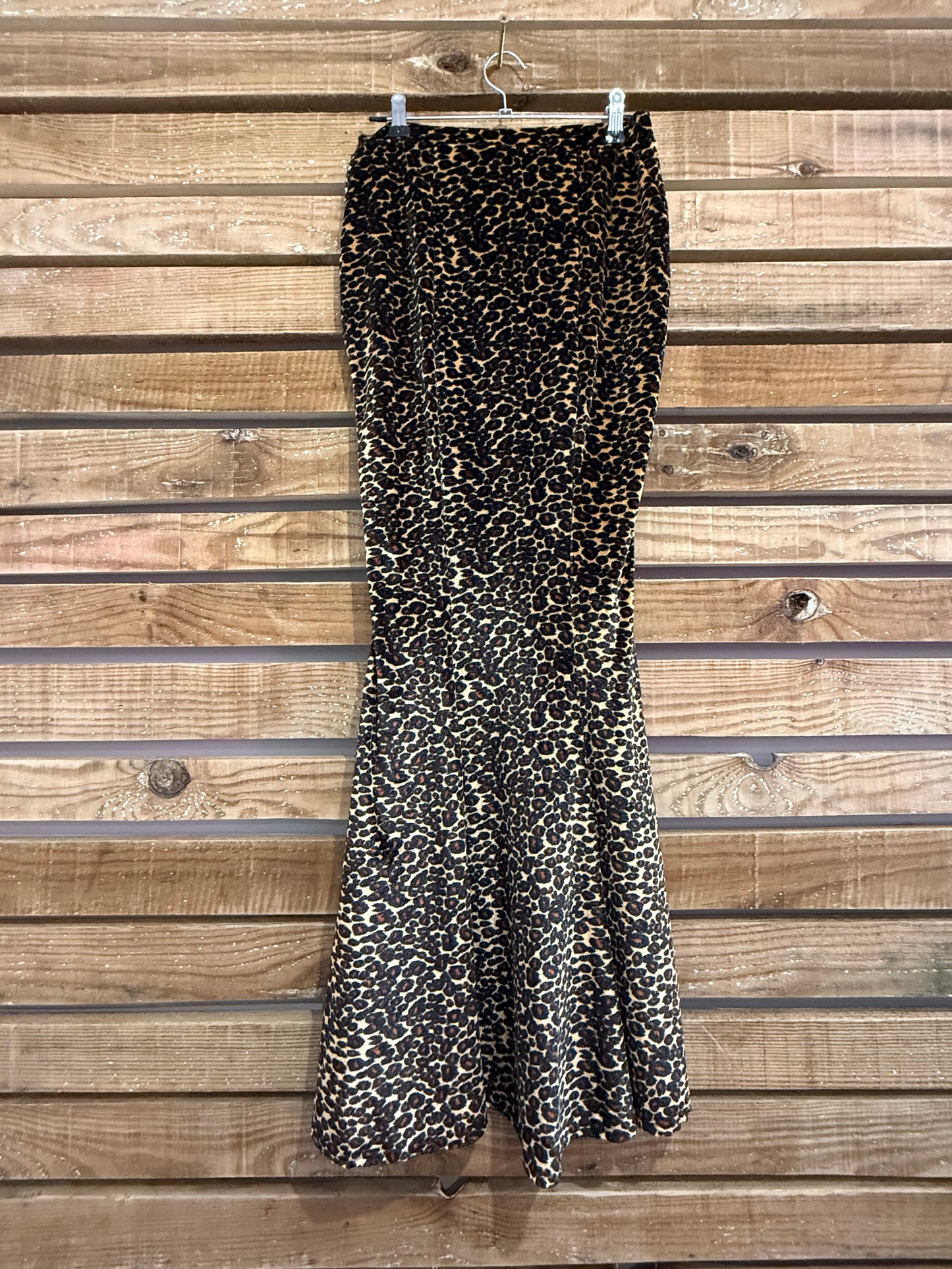 Vintage Fredericks of Hollywood Leopard print fishtail skirt. Pin up/ rockabilly. Waist 26-32” Labelled Medium