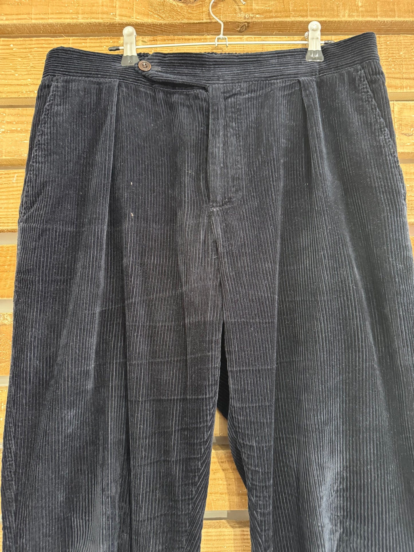 Vintage Y2K Ralph Lauren cord trousers/ pants. 32” waist, 32” leg.