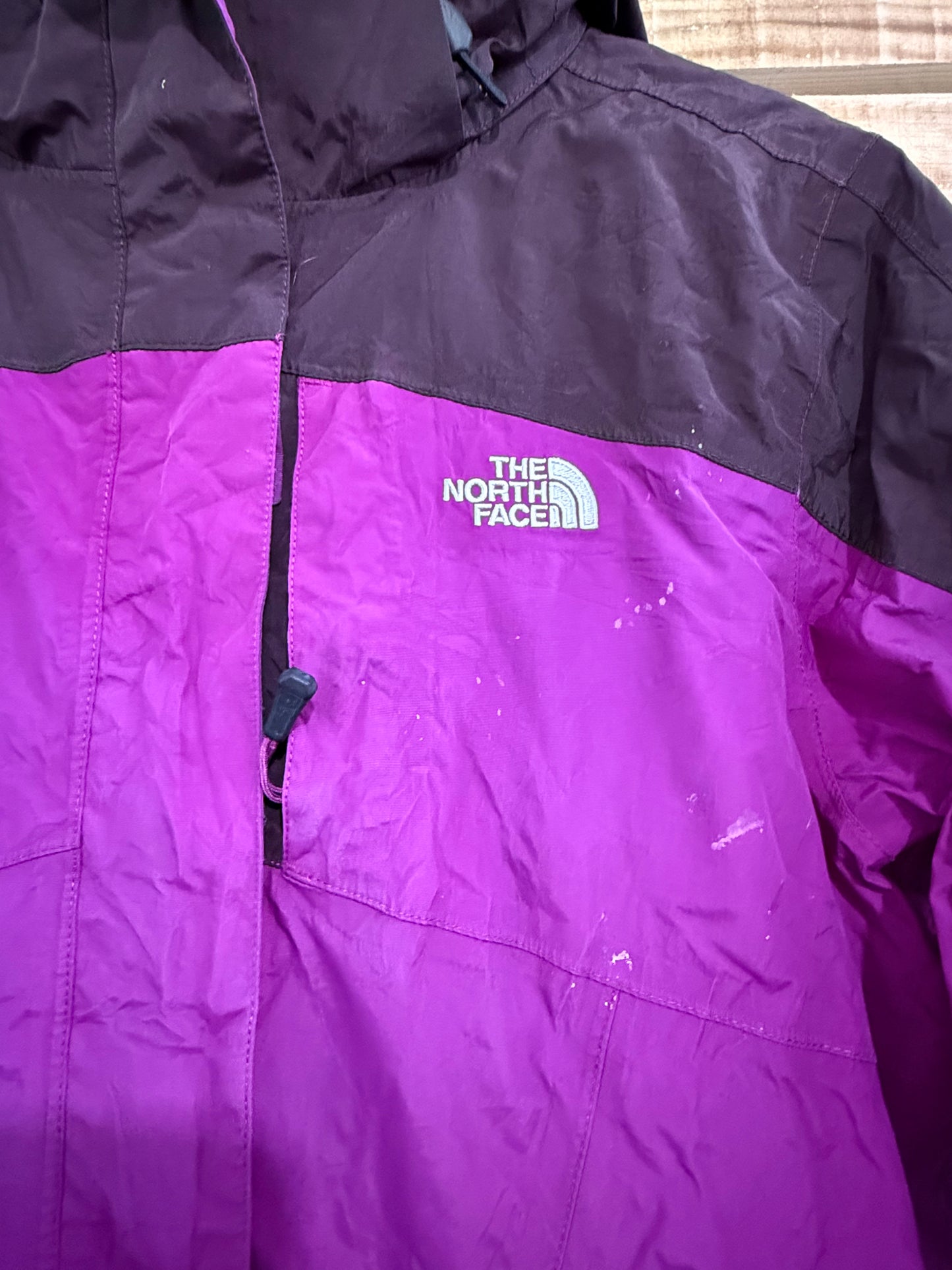 Vintage 90s The North Face Waterproof Outdoors Jacket. Purple. Size Small.