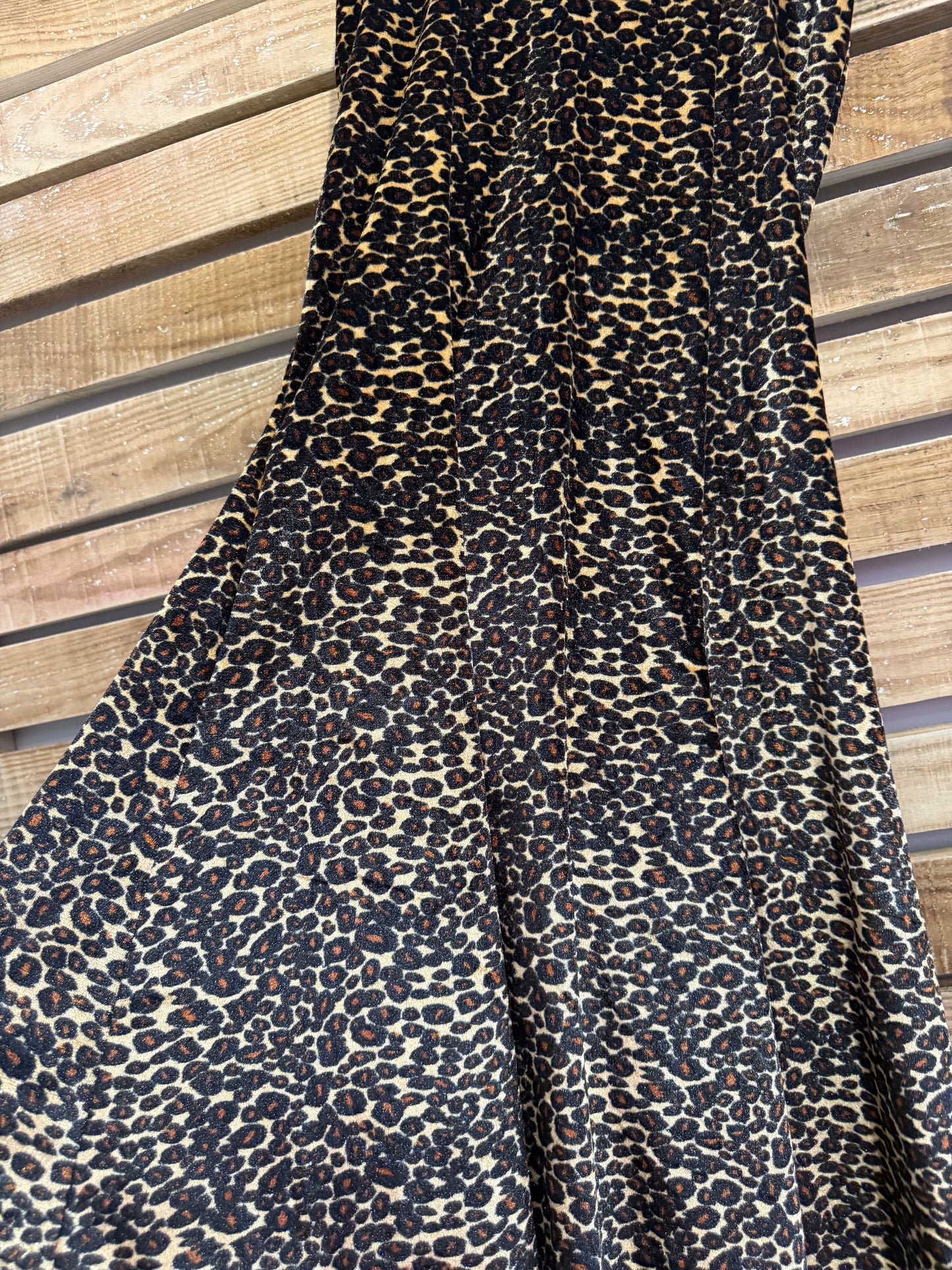 Vintage Fredericks of Hollywood Leopard print fishtail skirt. Pin up/ rockabilly. Waist 26-32” Labelled Medium