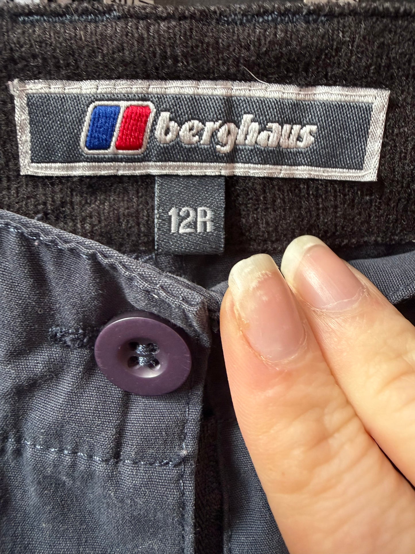 Vintage 90s Berghaus Odyssey walking trousers. Hiking. Navy blue. Medium. 12R.