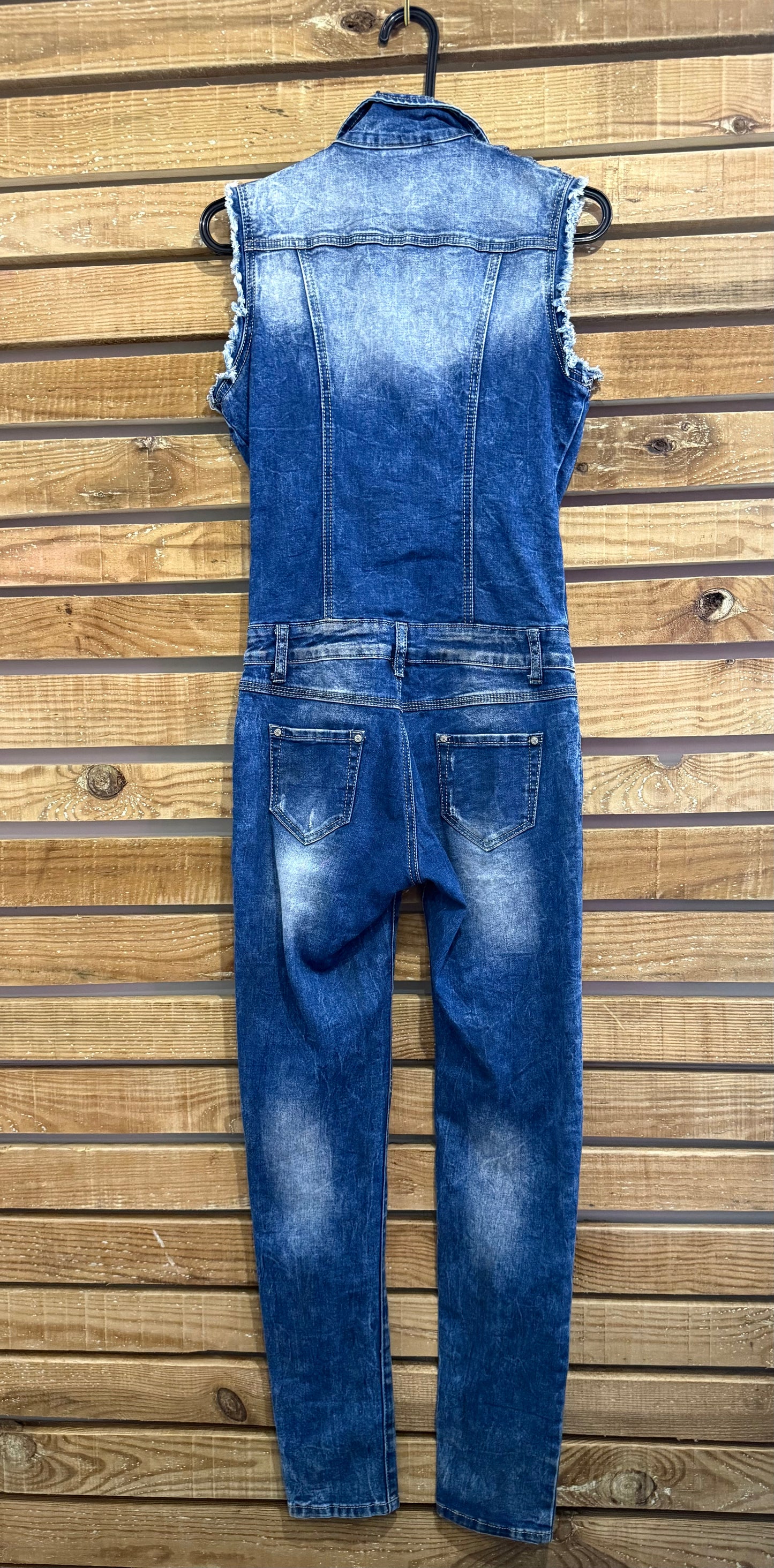 Vintage Y2K denim jumpsuit. Size 8.