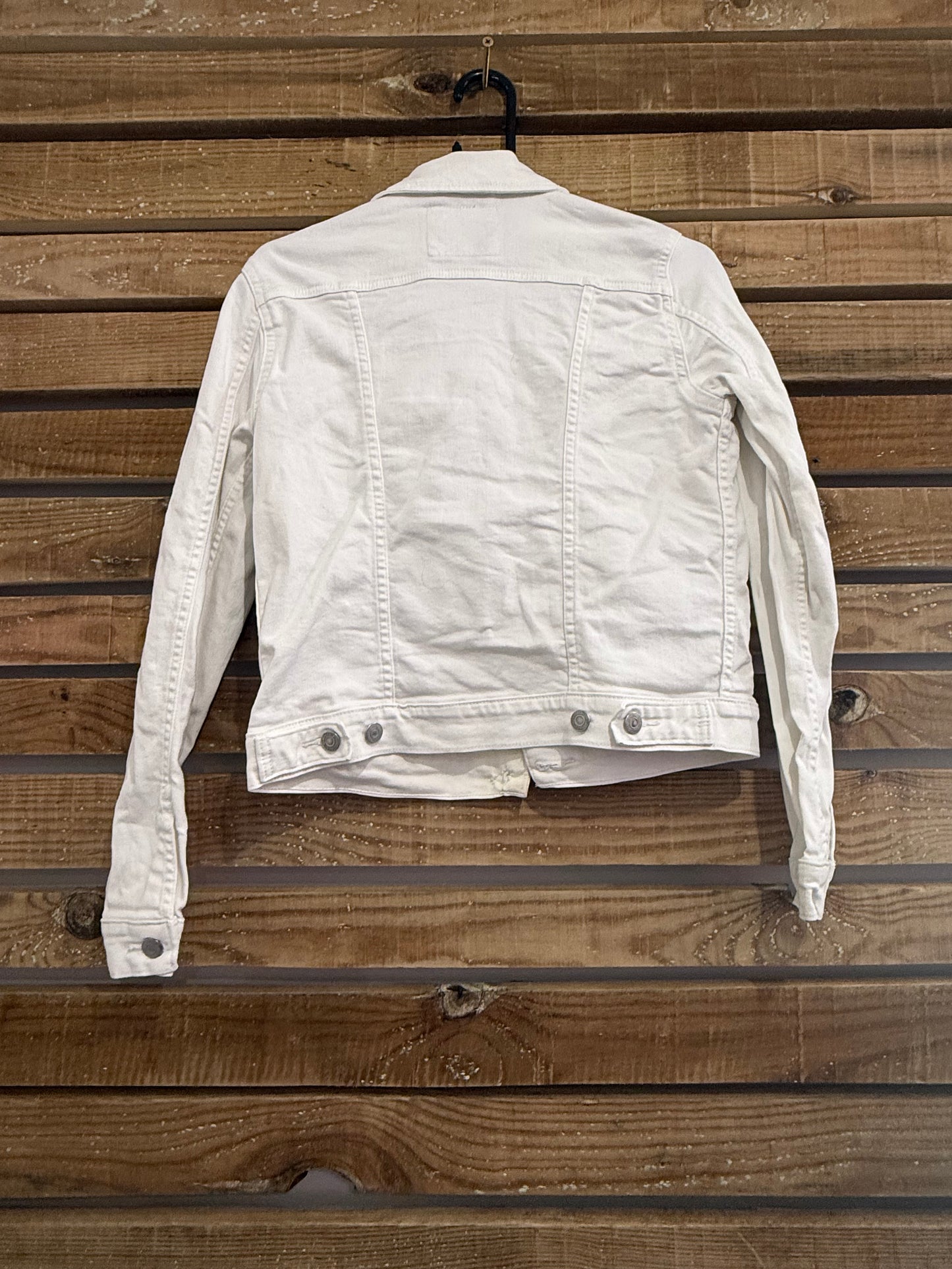 Vintage Y2K Levi’s white denim jacket. Size small