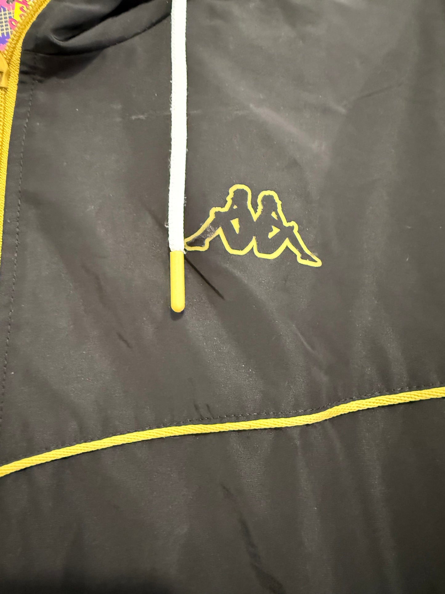 Vintage 90s Kappa zip up windbreaker/ shell jacket. Size Large. Festival.
