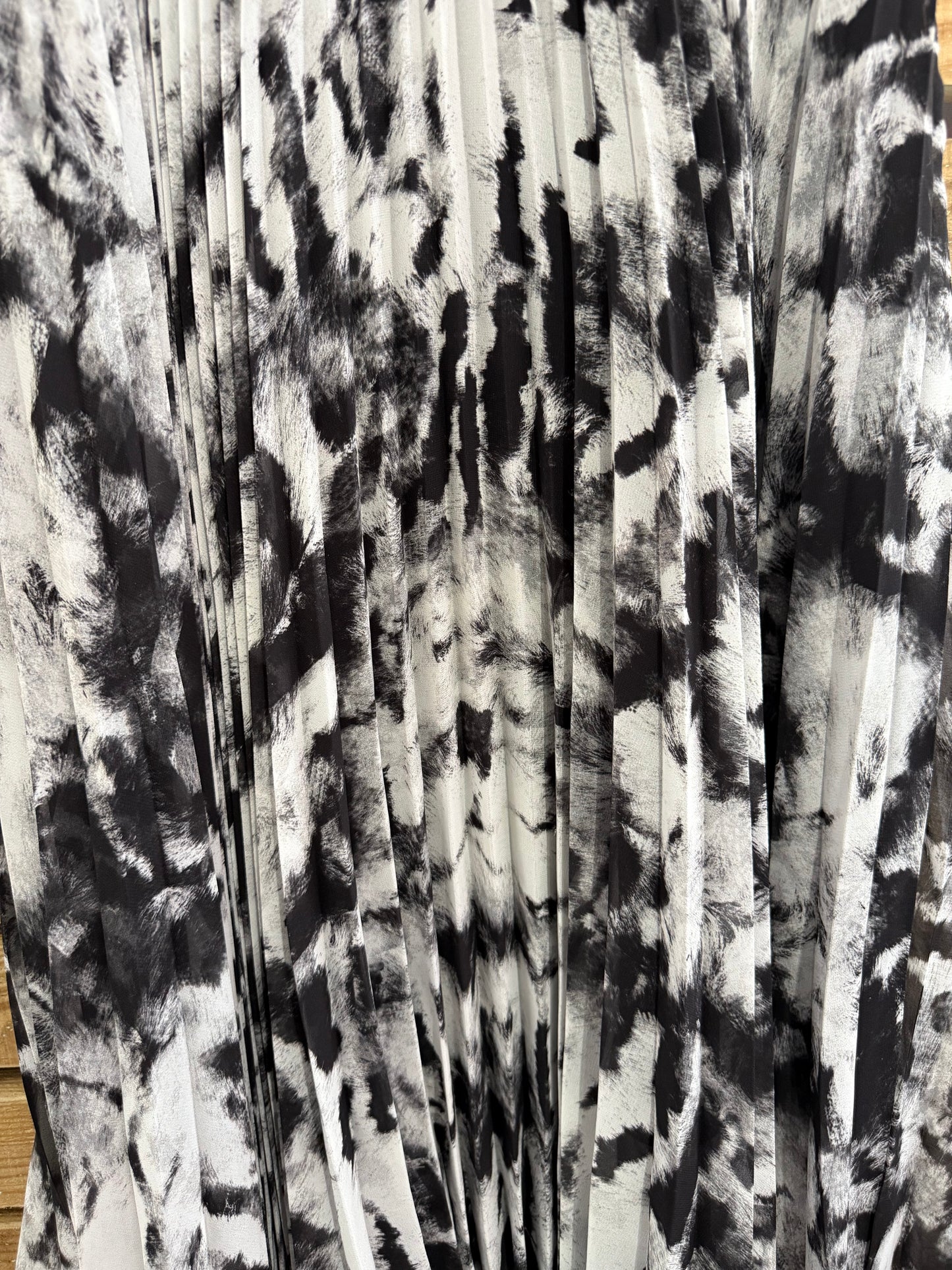 Karen Millen pleated pattern silk dress. Size UK10. Wedding/Party/Summer