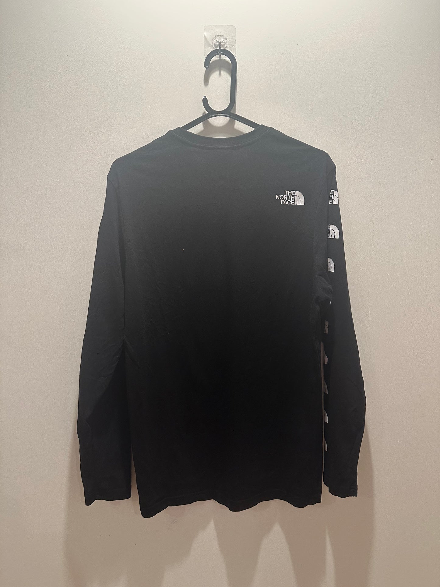 Vintage Y2K The North Face long sleeved motif T-shirt. Size Medium.
