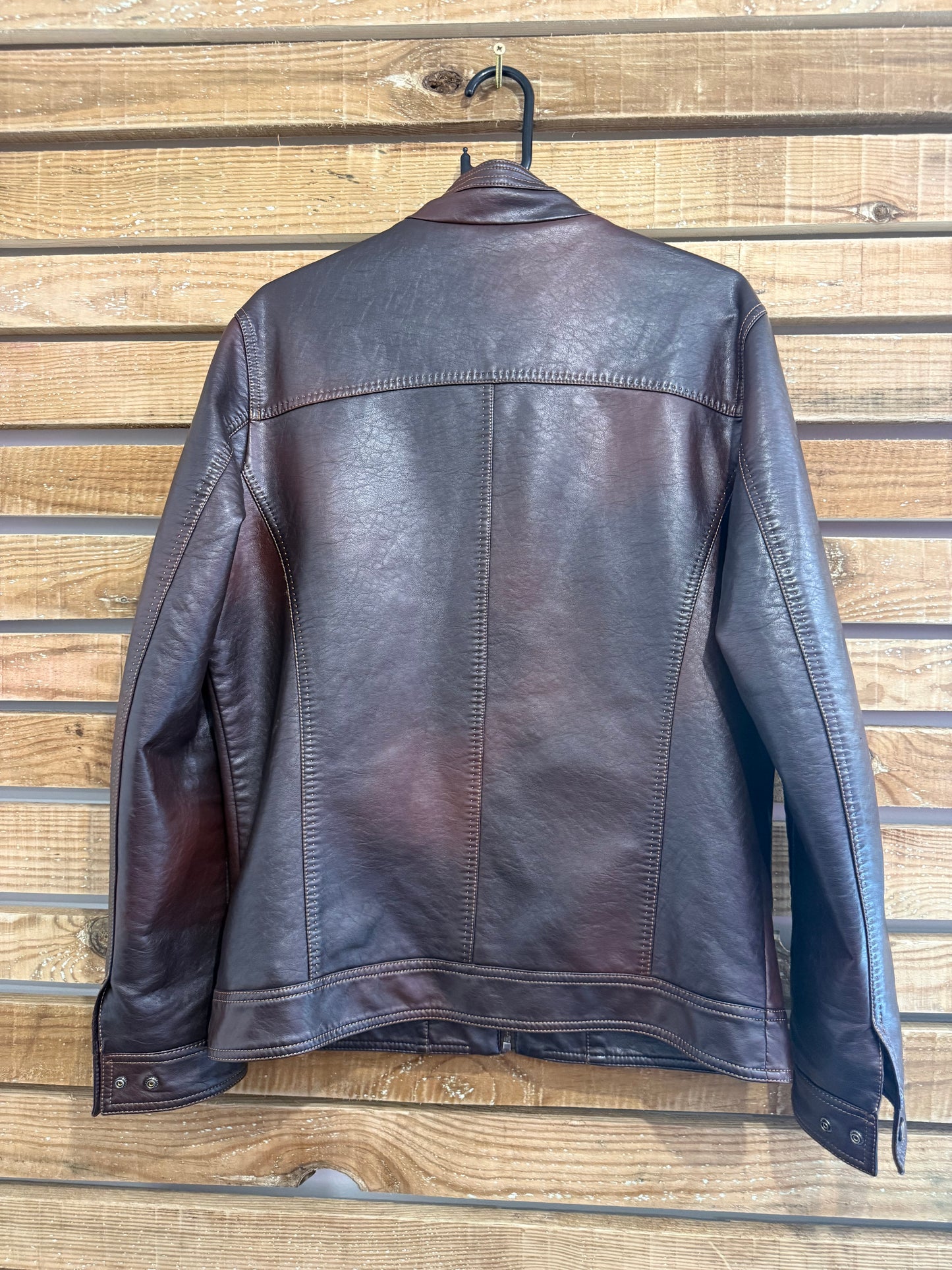 Vintage Y2K Brown leather bomber jacket. Size Medium.