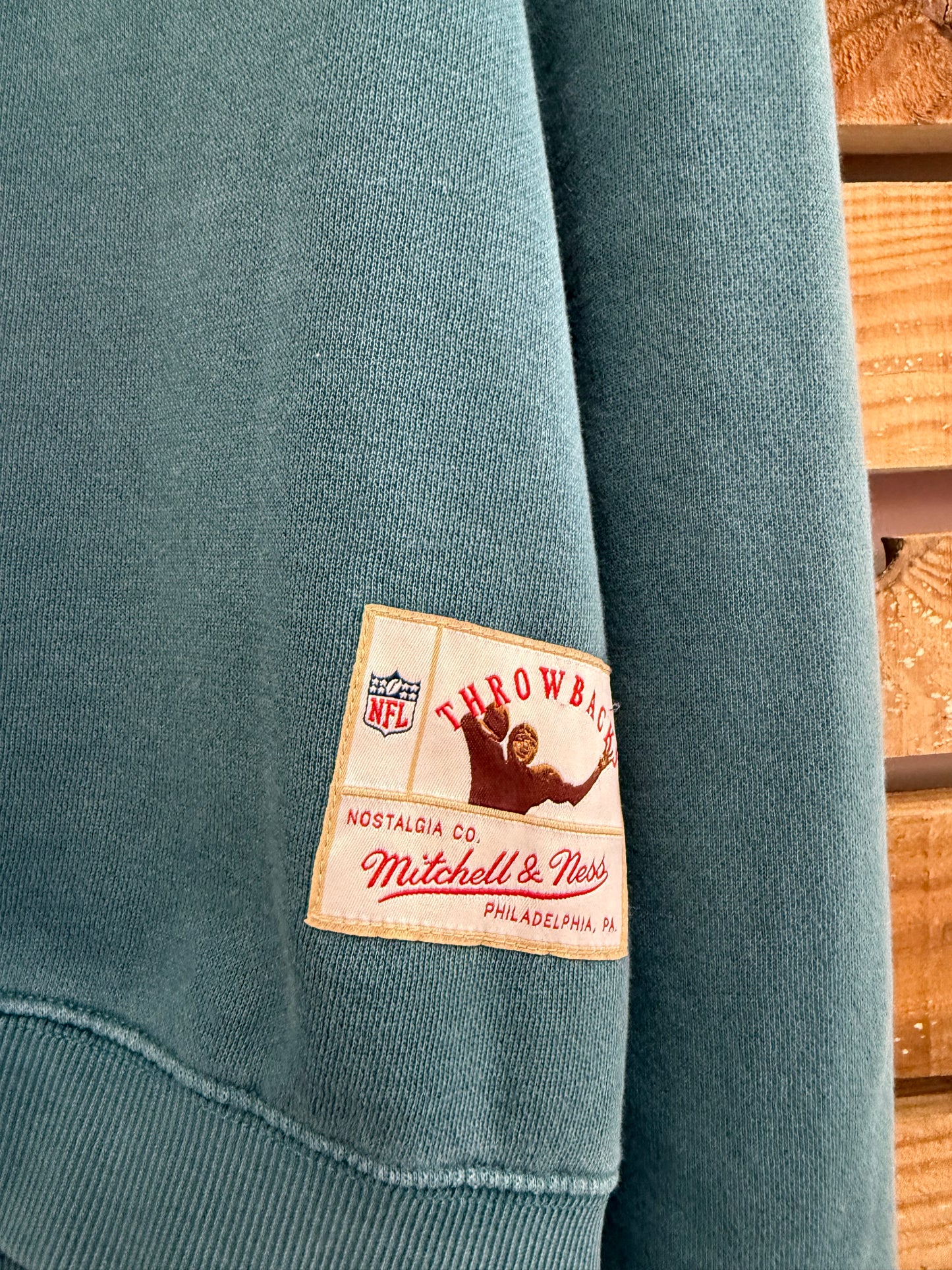 Vintage Y2K NFL Miami Dolphins sweater/sweatshirt. Blue. Size Large.