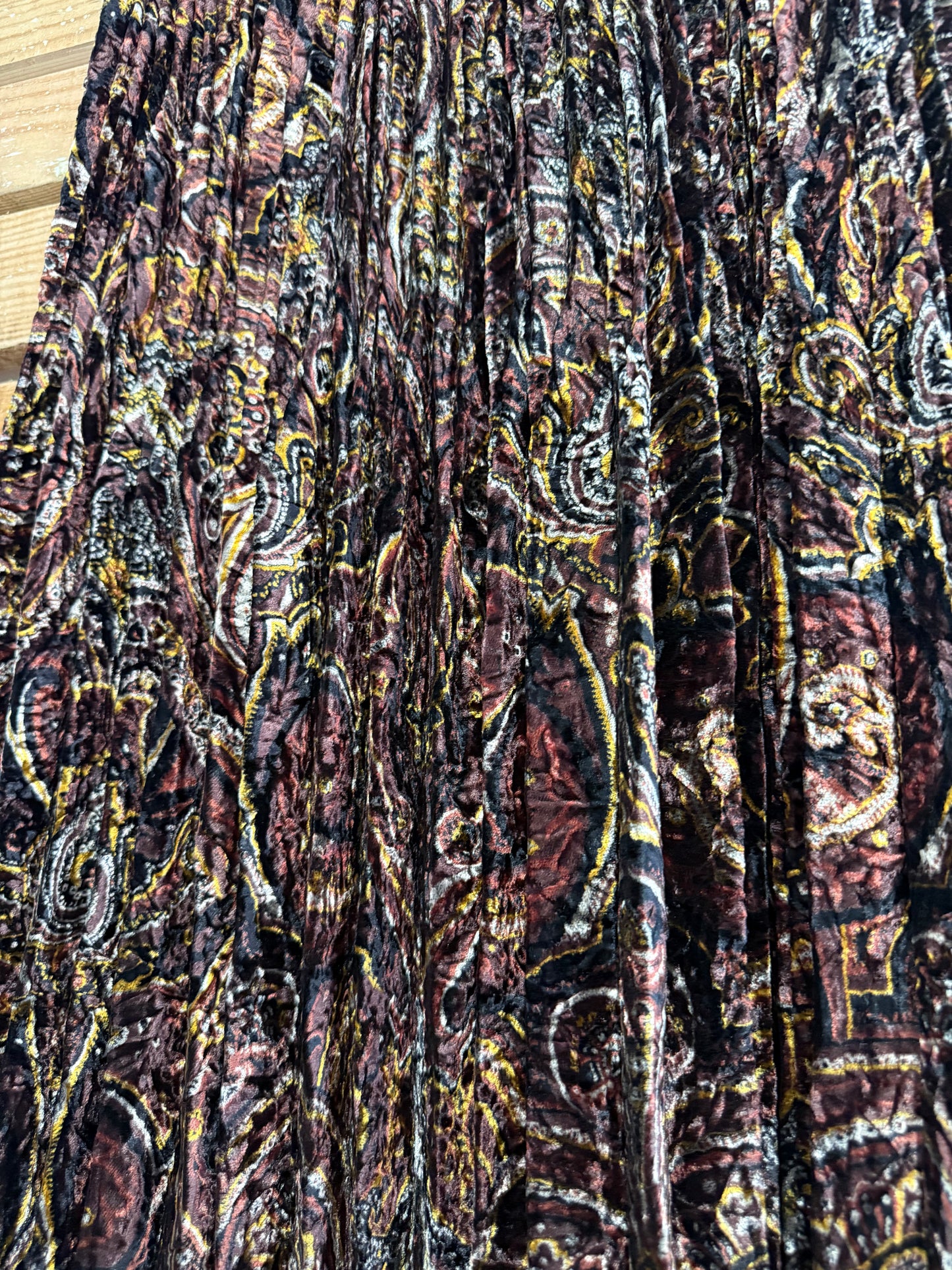 Vintage 90s Burberry pleated print skirt. Velvet. Waist 28” UK8