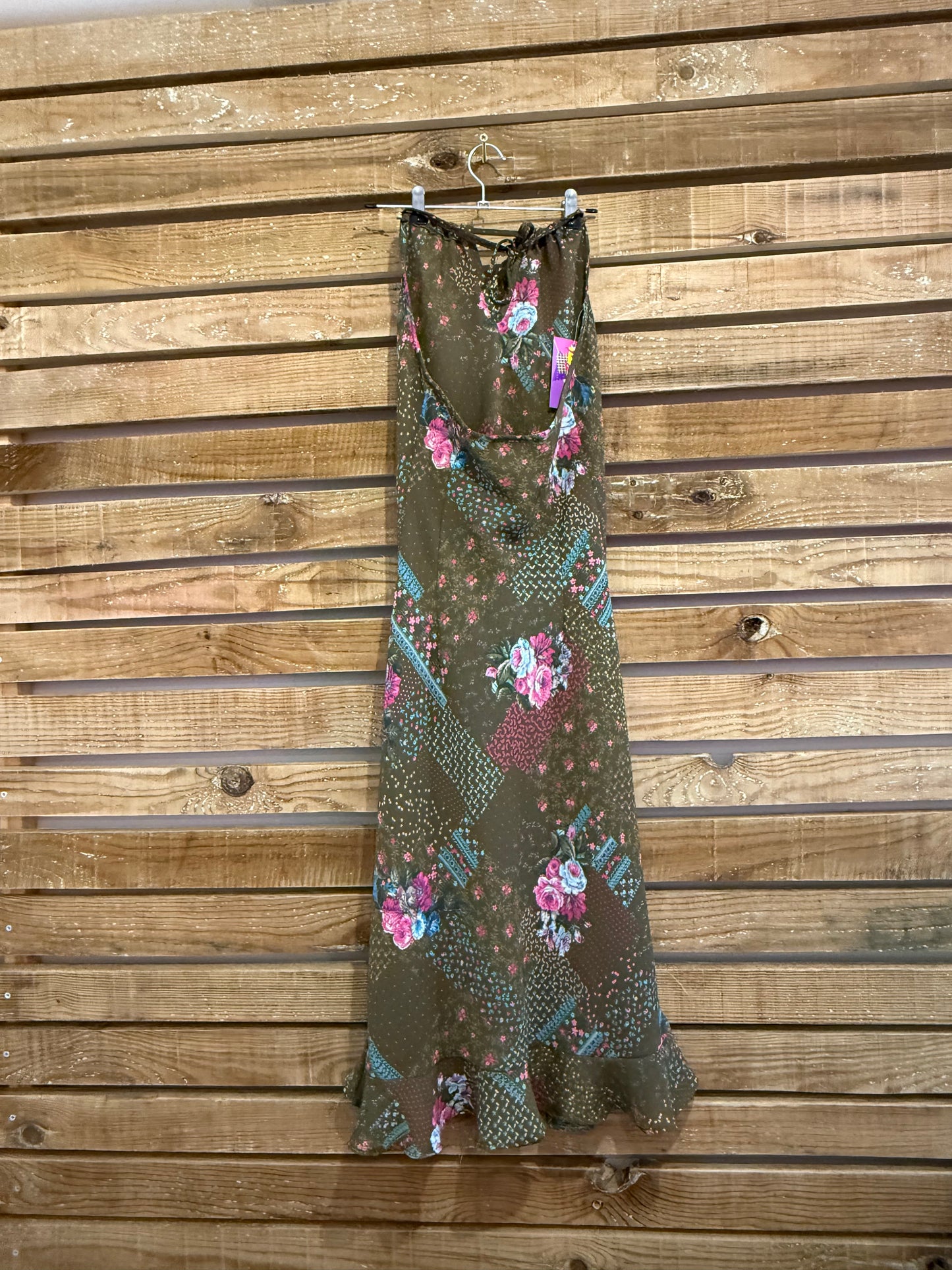 Vintage 90s halterneck floral dress. Summer/ boho/ festival. Size 8
