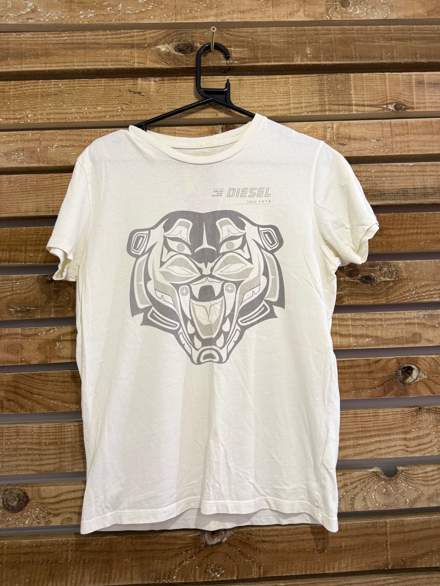 Vintage RARE Y2K Diesel tiger motif T-shirt. Size Medium.