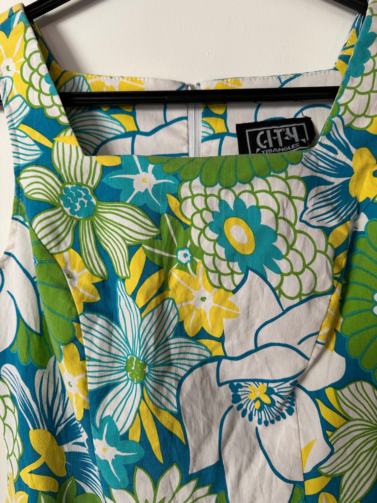 Vintage 60s circa 90s shift floral Dress. Summer/ Wedding/ evening/ holiday. Size 8-10