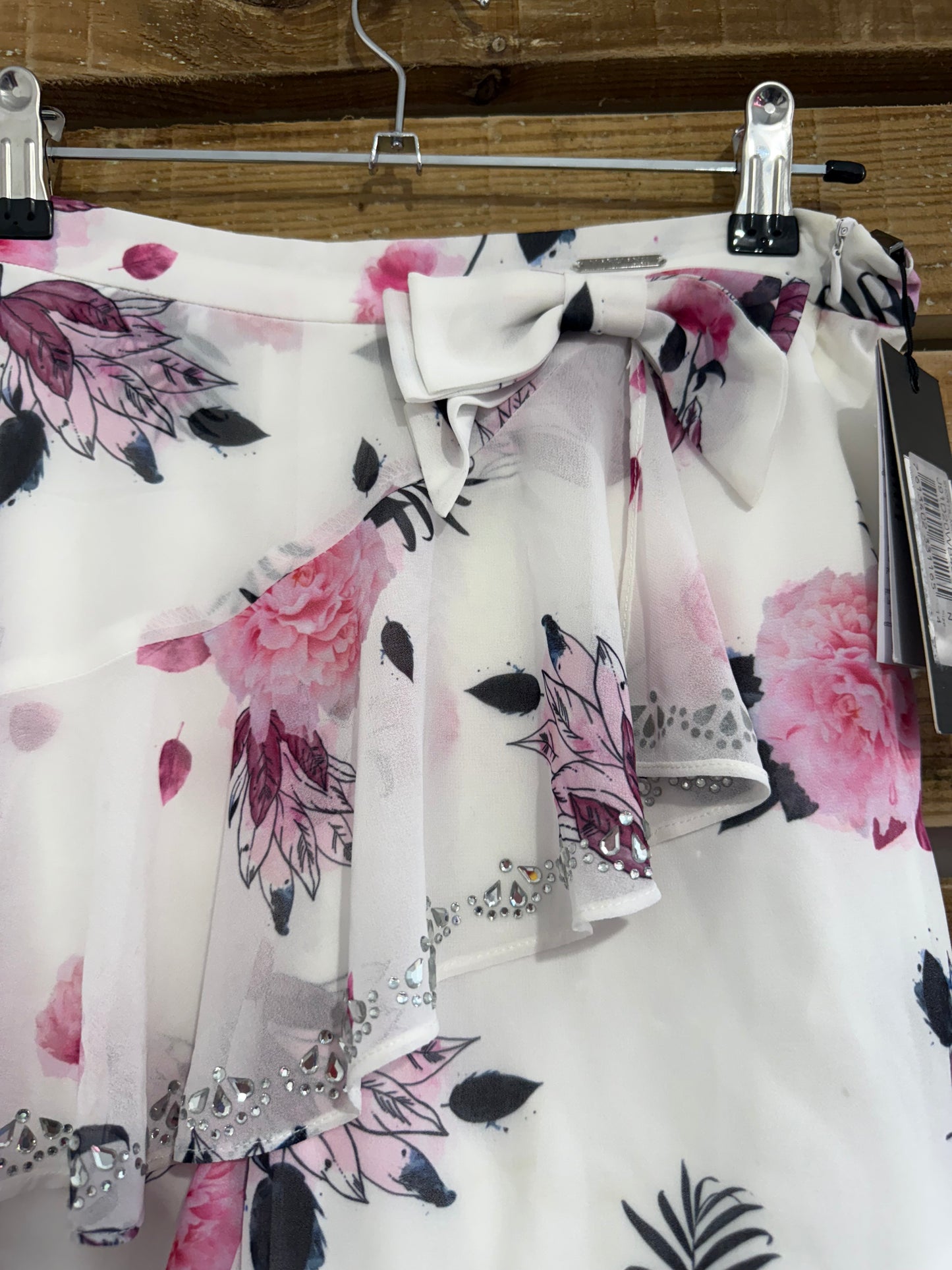 Vintage Y2K floral Skort/ Skirt. Waist 27, size UK8. Festival/ summer