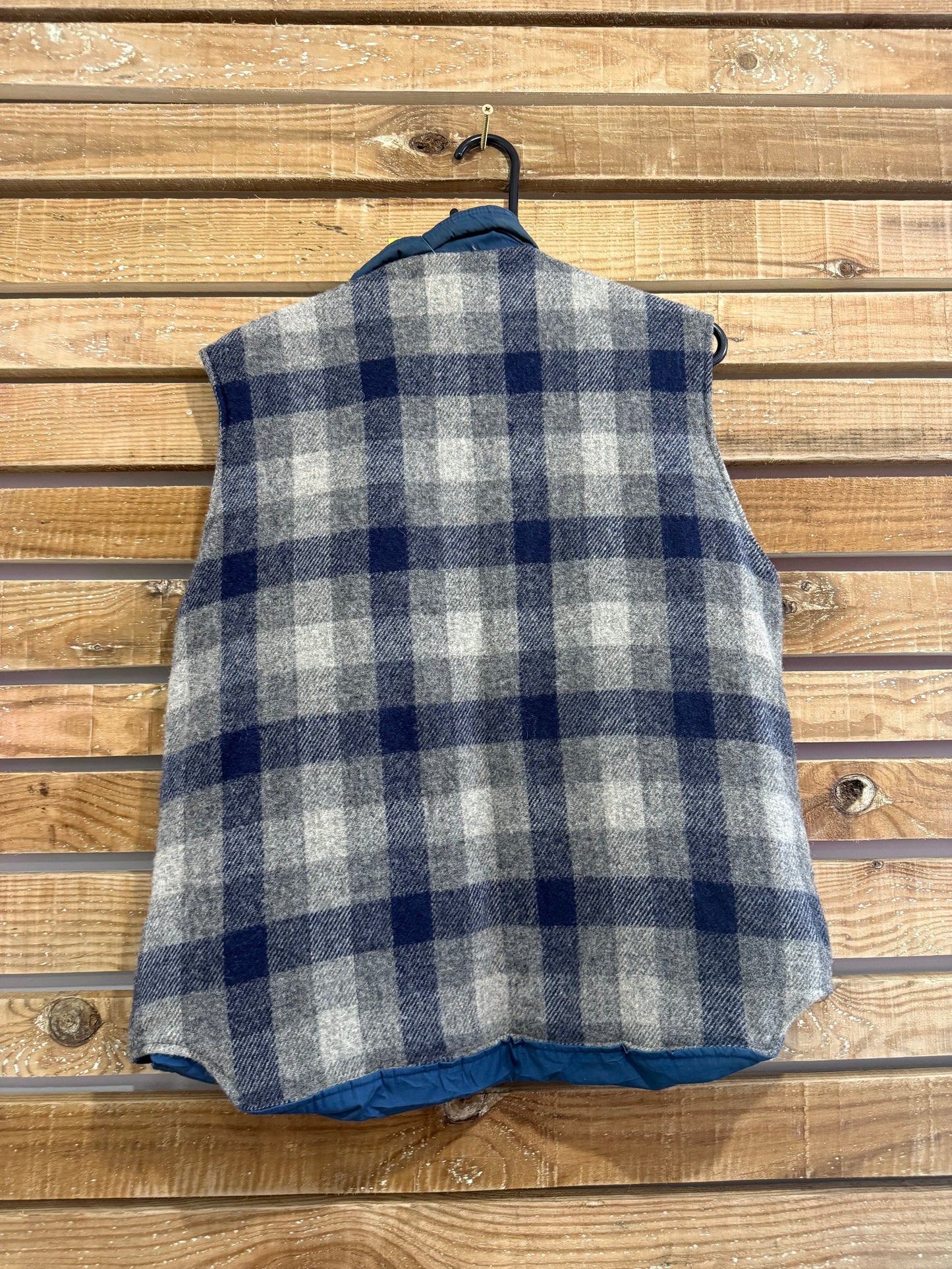 Vintage 80s Woolrich reversible checked wool/ waterproof gilet/ sleeveless jacket. Size Large. Workwear.